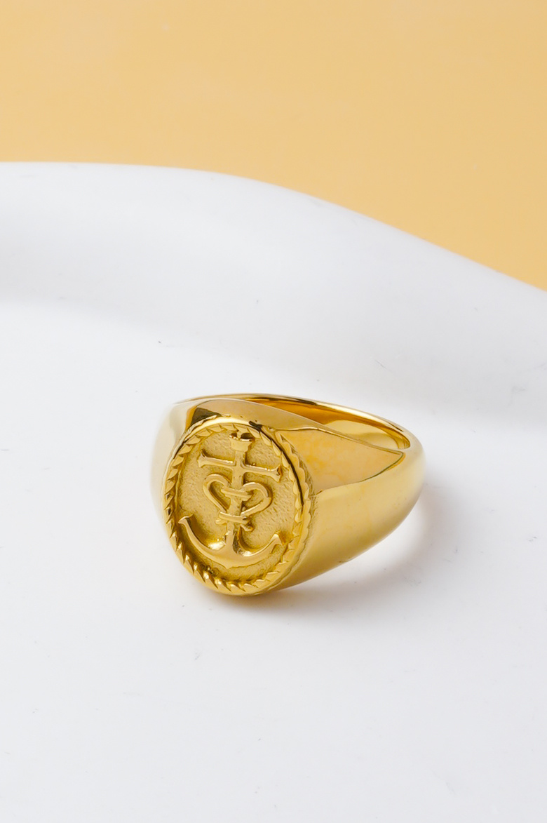 Grossista Ceramik - Anello da uomo con croce incisa in acciaio inossidabile dorato (US 7-13 / FR 55-70)
