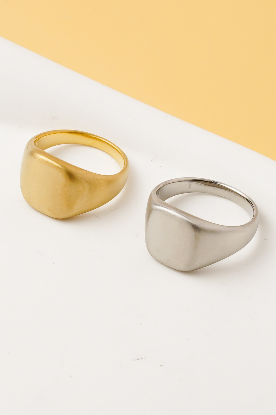 Wholesaler Ceramik - Men's signet ring in gold-plated stainless steel – US Size 9-15 / FR 60-71 – Elegant sun design
