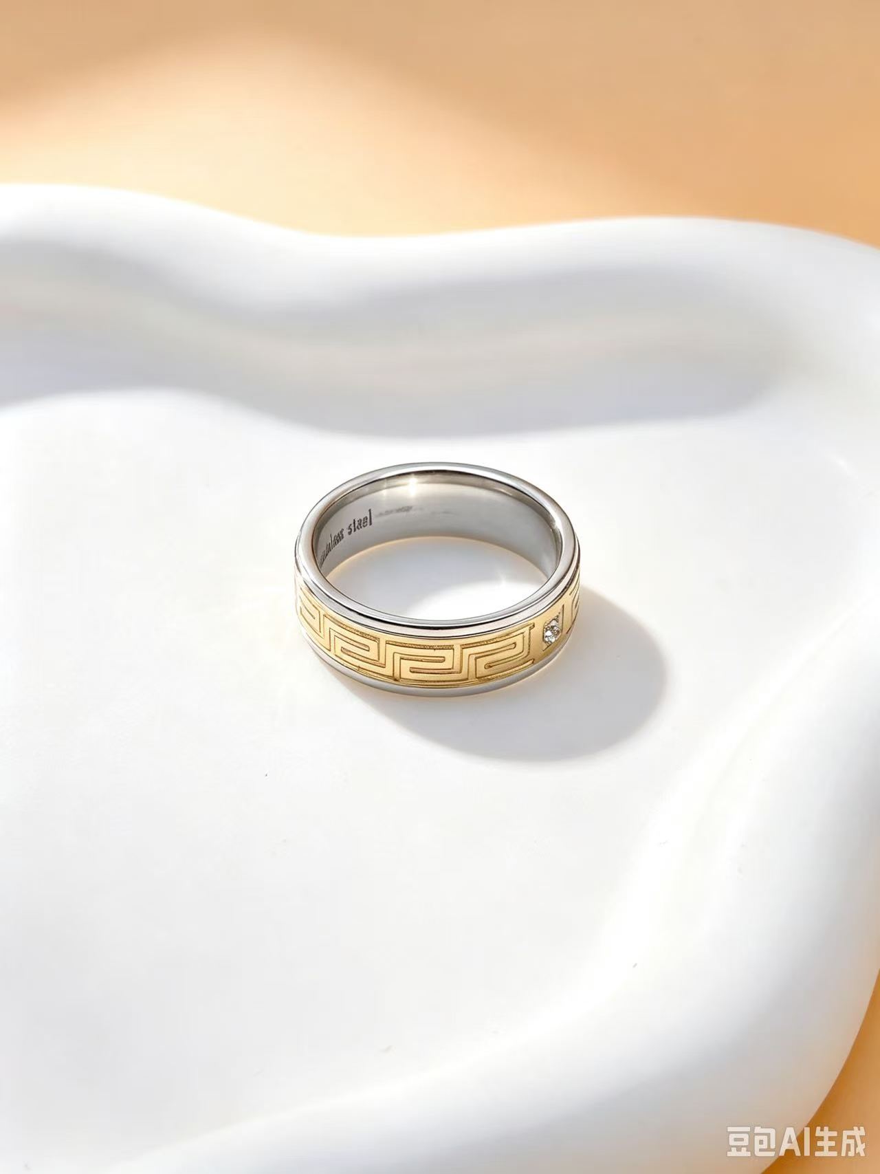 Grossiste Ceramik - Bague Homme Bicolore – Acier & Doré/Argenté Grossiste Ceramik - Bague Homme Bicolore – Acier & Doré/Argenté