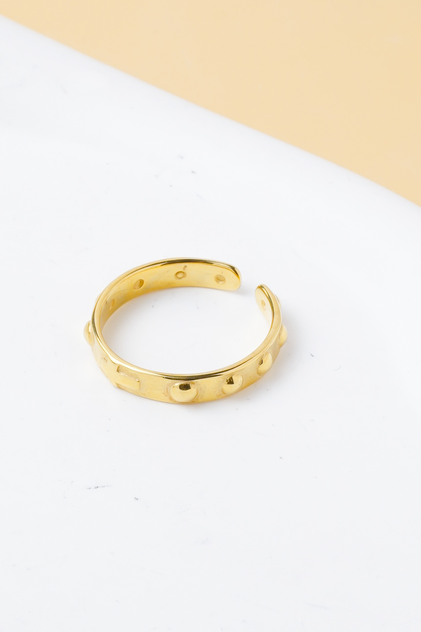 Großhändler Ceramik - Verstellbarer offener Herrenring aus Edelstahl im Nietenstil – goldfarben – Größen US 7–12 (FR 54–64)
