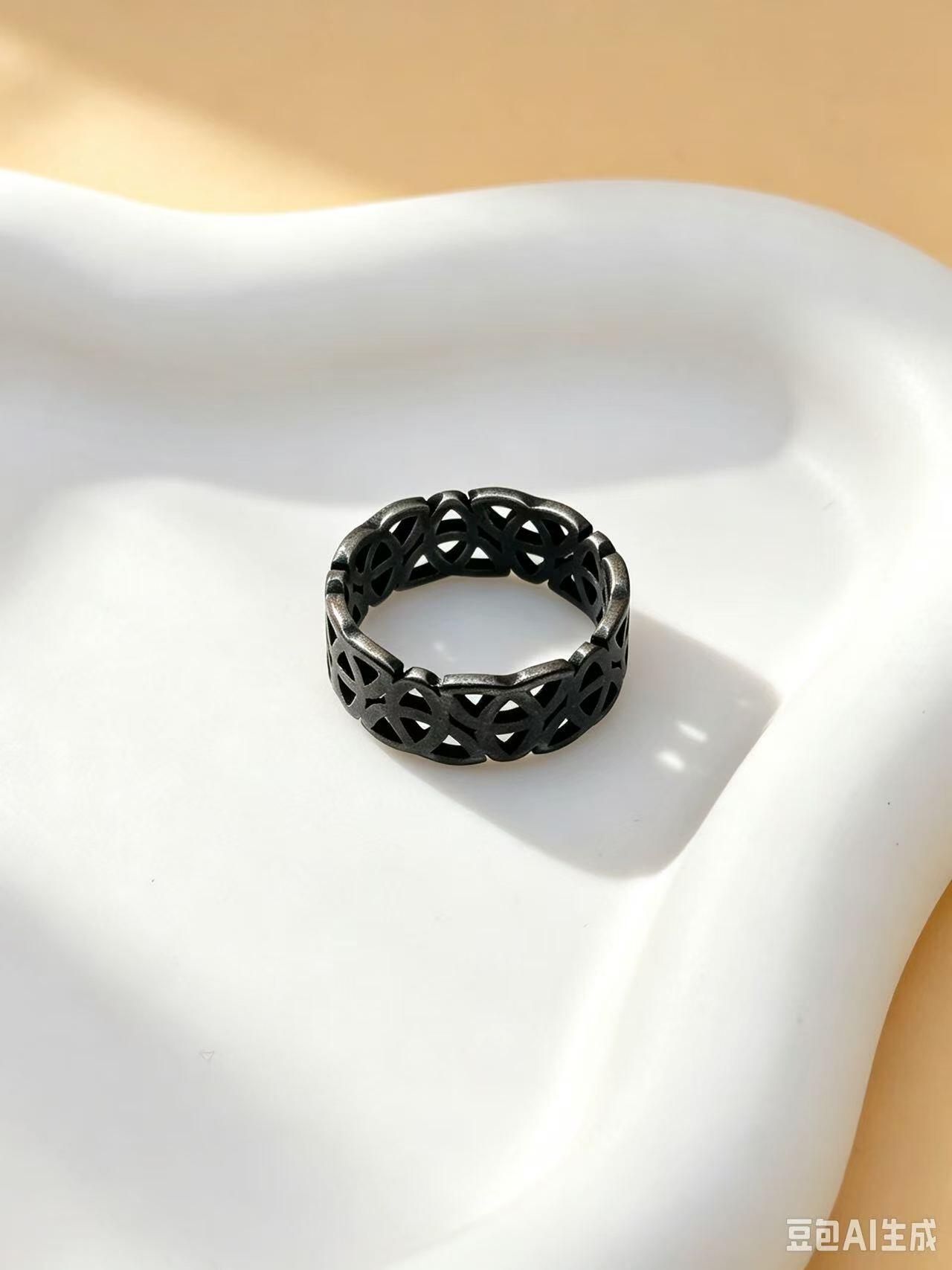 Grossista Ceramik - Anello celtico traforato nero in acciaio inossidabile | Modello unisex stile vintage