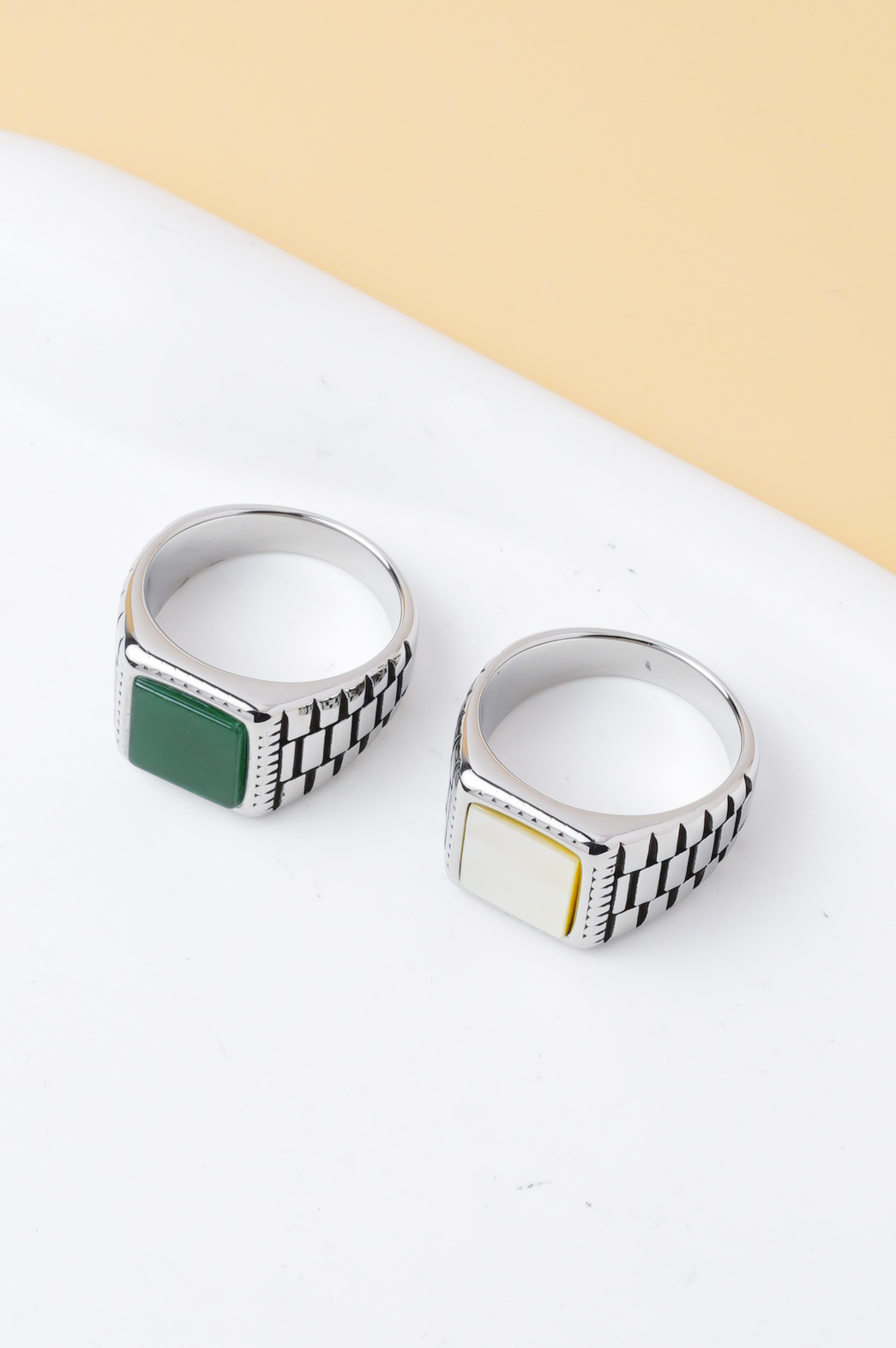 Wholesaler Ceramik - Men's stainless steel square signet ring with stone – color of your choice – sizes US 8–13 (FR 57–70)
