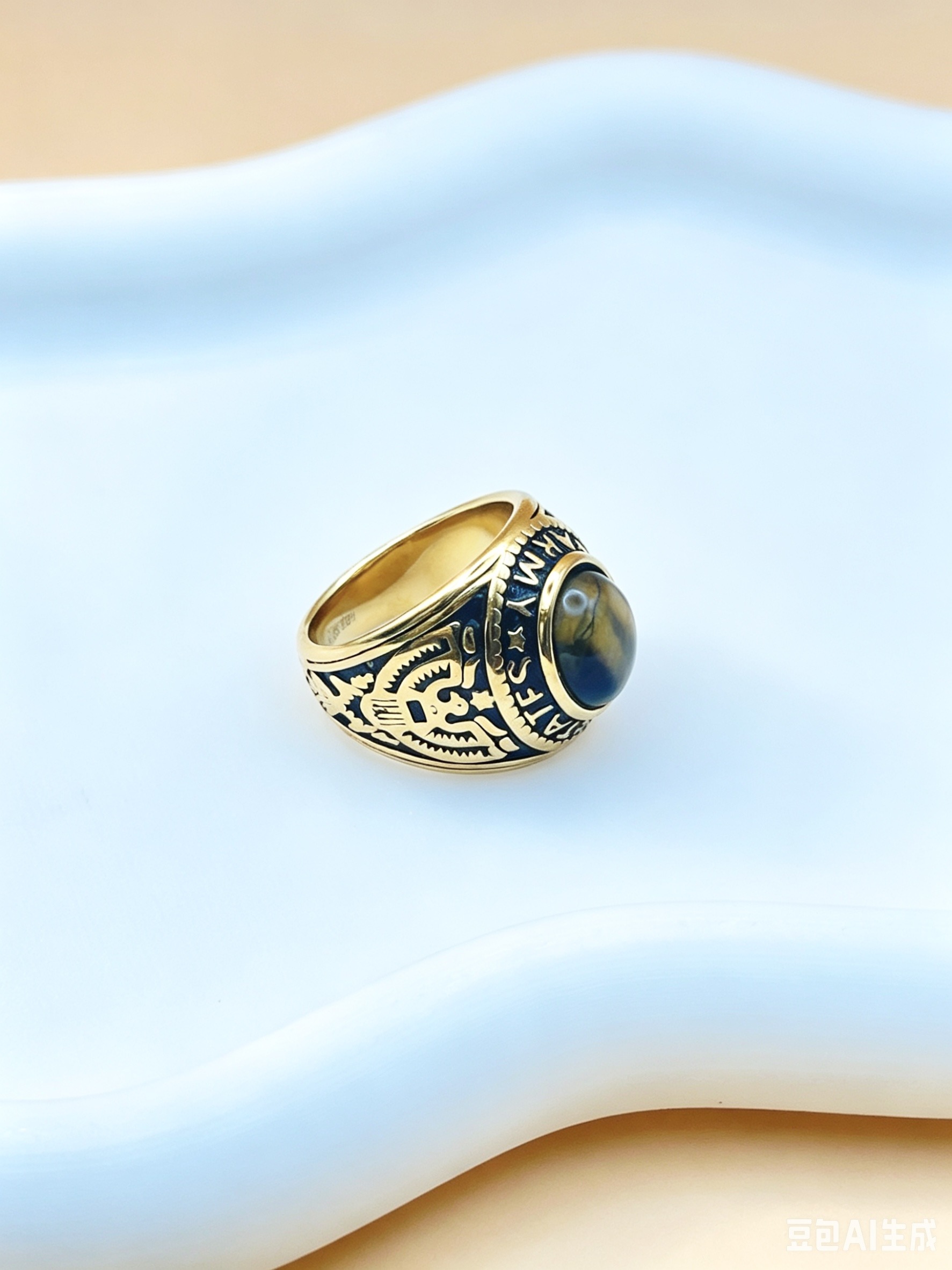 Grossista Ceramik - Anello Chevalier Aquila con Pietra Blu / Occhio di Tigre – Acciaio Inossidabile Dorato – Taglie 57 a 72 (FR)