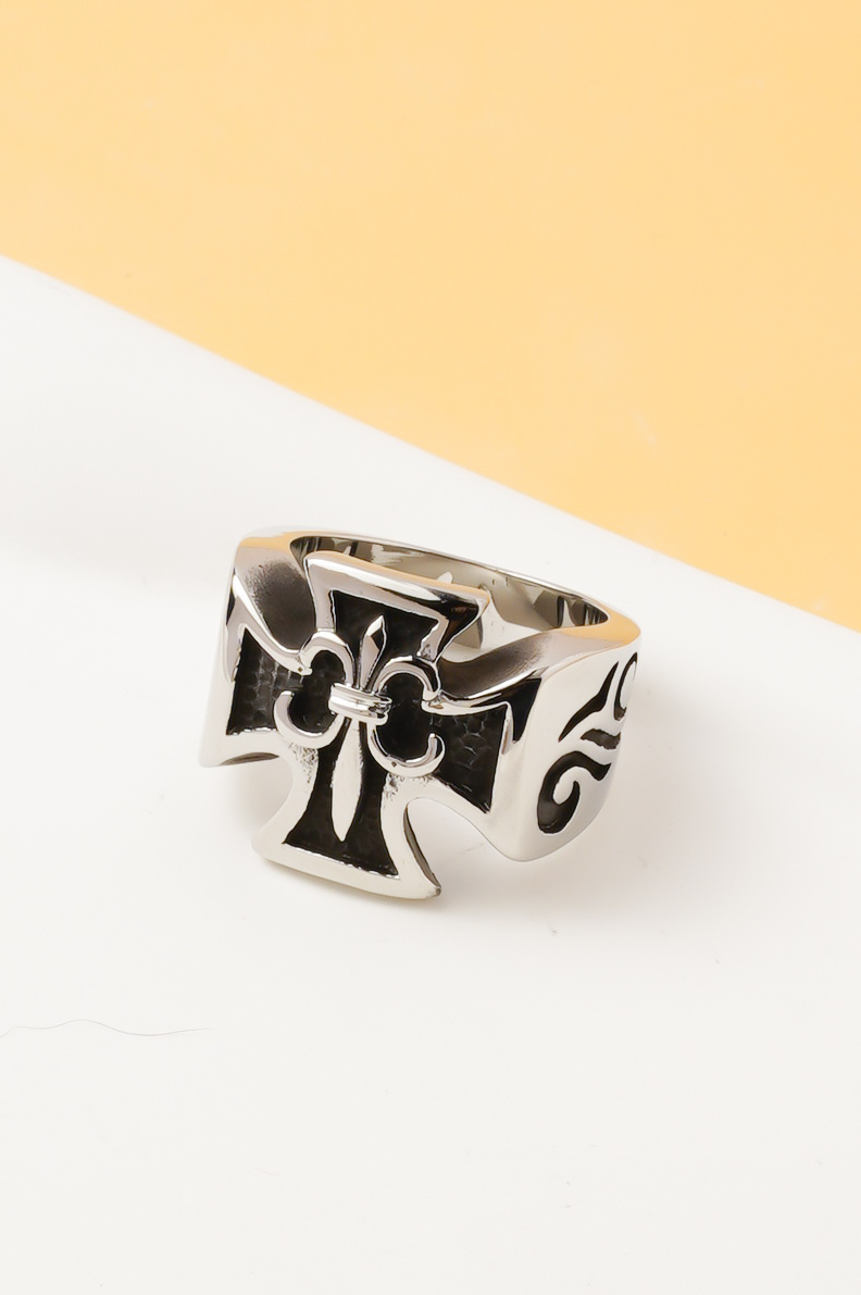 Wholesaler Ceramik - Men's Gothic Cross Ring in Stainless Steel – Biker / Rock Style – Sizes US 8 to 12 / FR 57 to 67