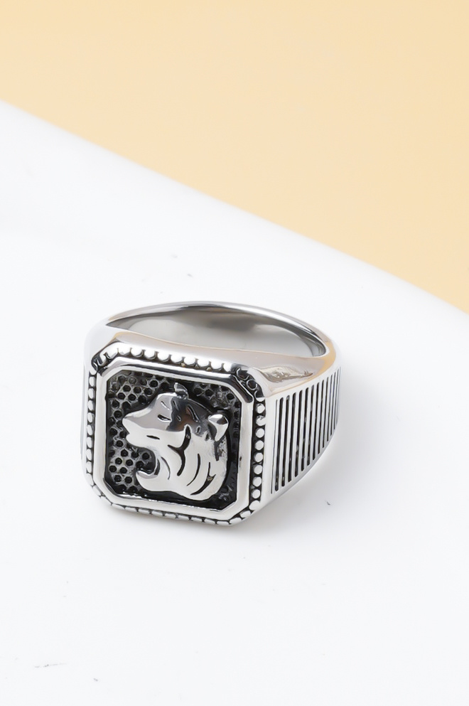 Grossista Ceramik - Anello uomo testa di lupo – acciaio inossidabile – stile animale (US 8-13 / FR 57-70)