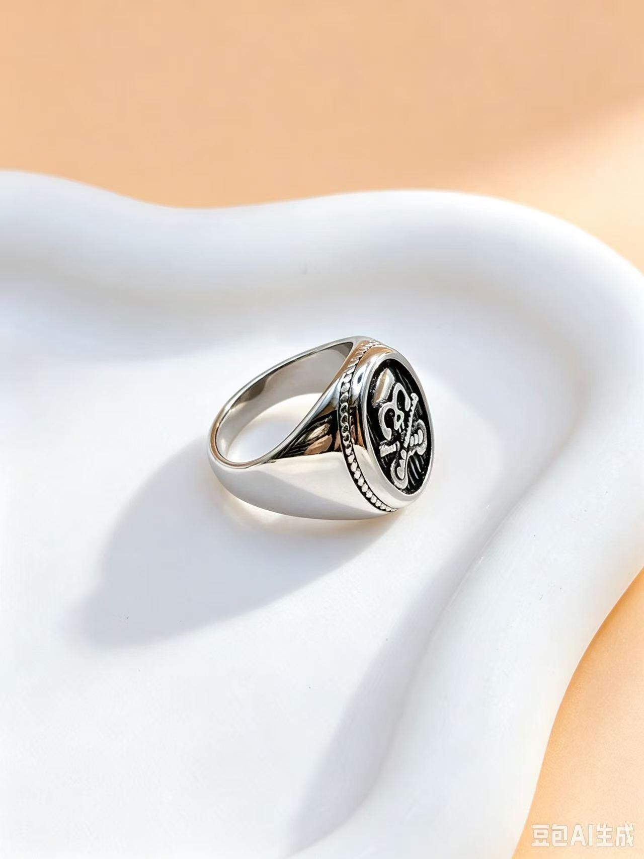 Grossiste Ceramik - Bague homme crâne rock en acier inoxydable – Face 1,5 cm – Tailles 8 à 12 (FR 57–67)
