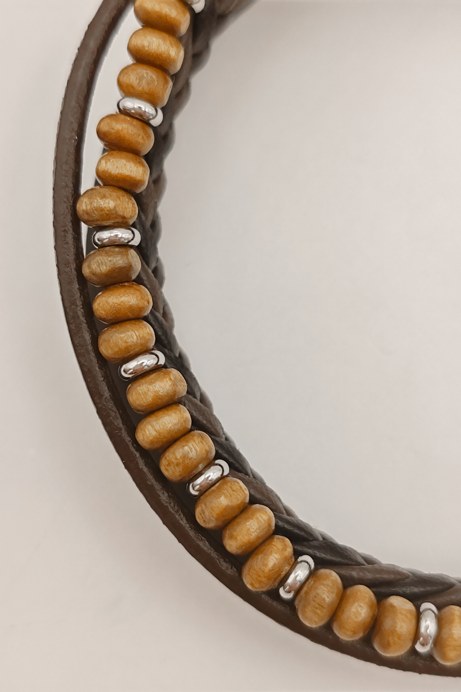 Grossiste Ceramik - Bracelet PU & perles brunes avec fermoir acier inoxydable