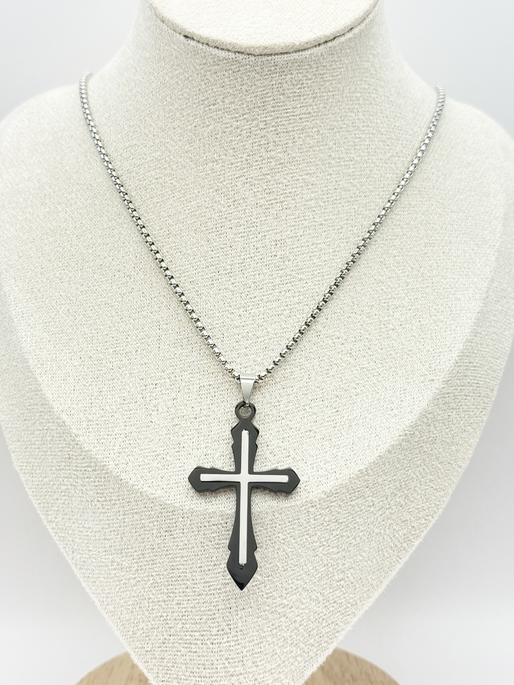Wholesaler Ceramik - Black & silver two-tone cross necklace in stainless steel