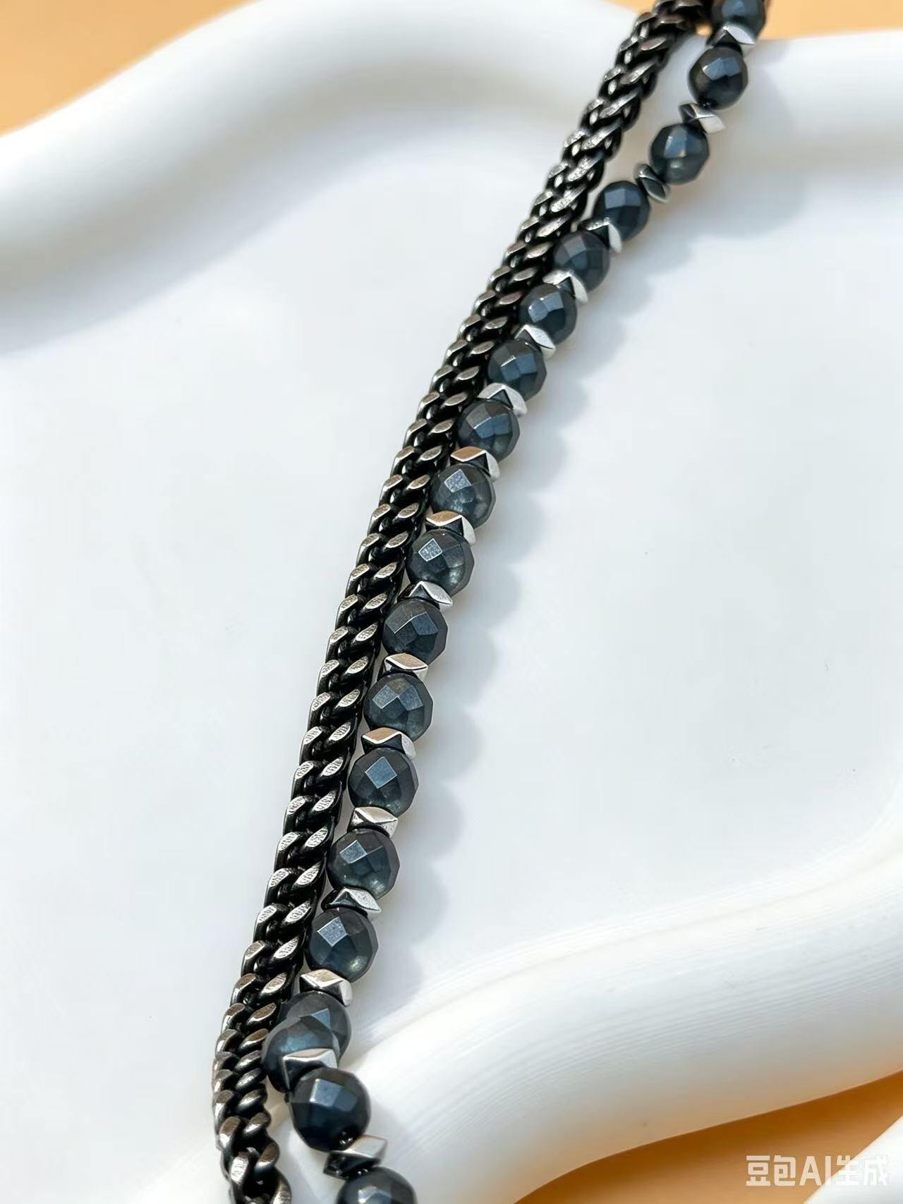 Grossiste Ceramik - Bracelet Femme Double Rang – Chaîne Gourmette & Perles Hématite Facettées