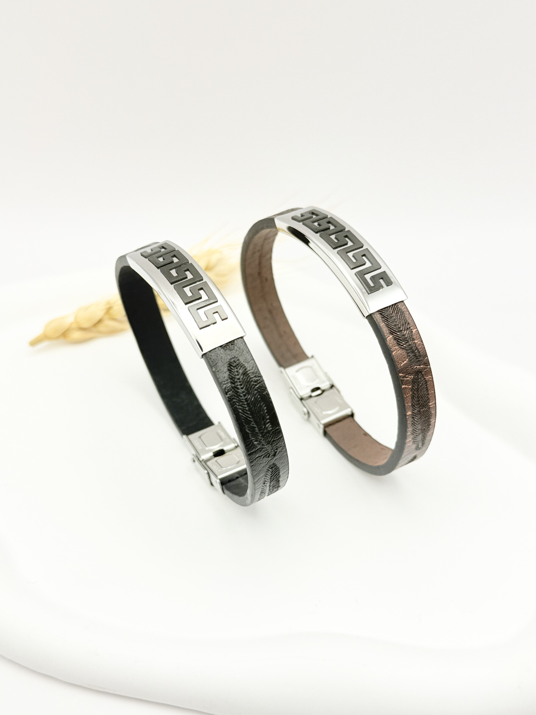 Grossiste Ceramik - Bracelet homme en cuir et acier inoxydable  motif grec