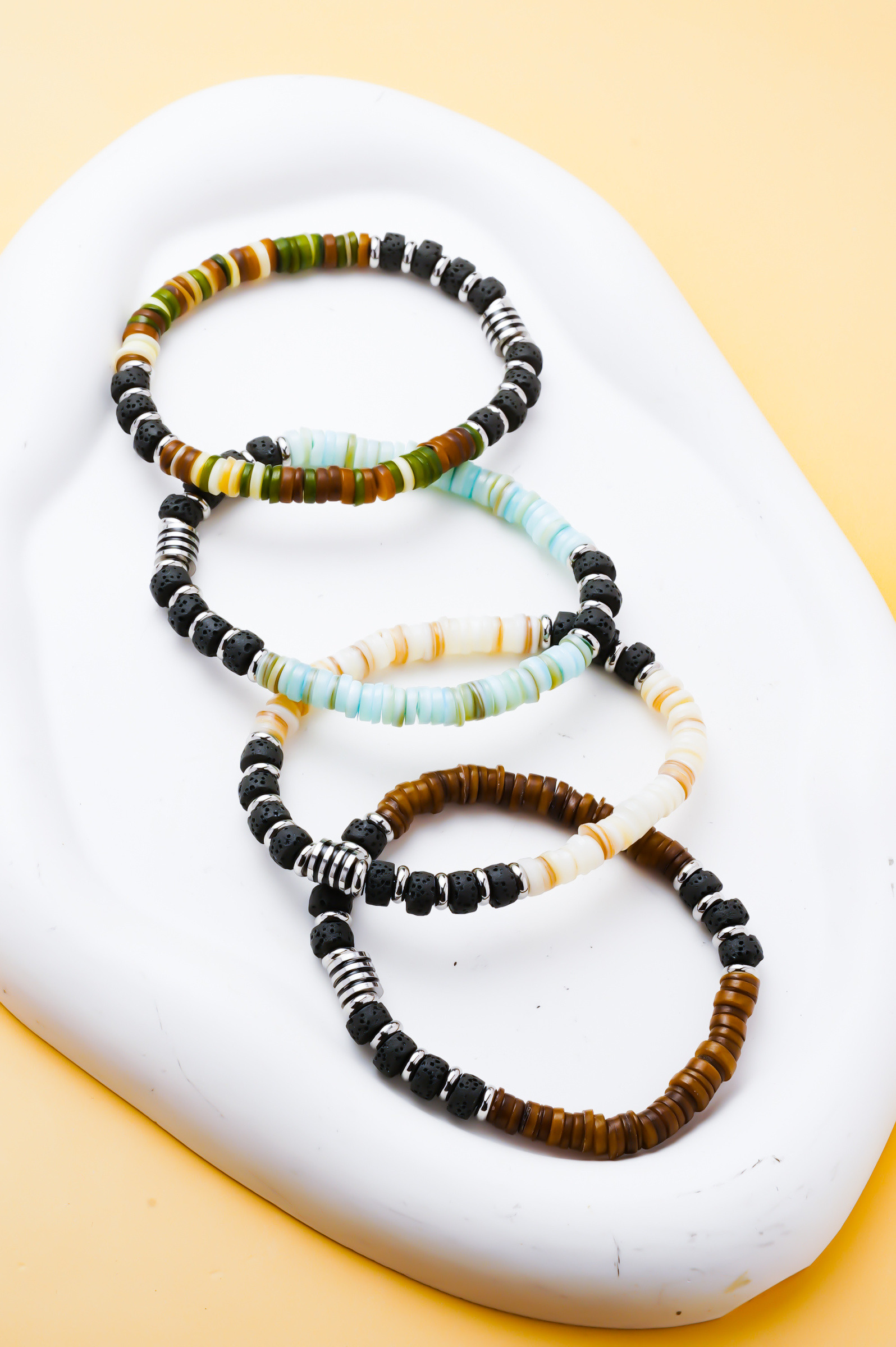 Grossista Ceramik - Bracciale Uomo Stile Surf con Perline Heishi e Pietra Lavica, Colore a Scelta, Elastico 20 cm