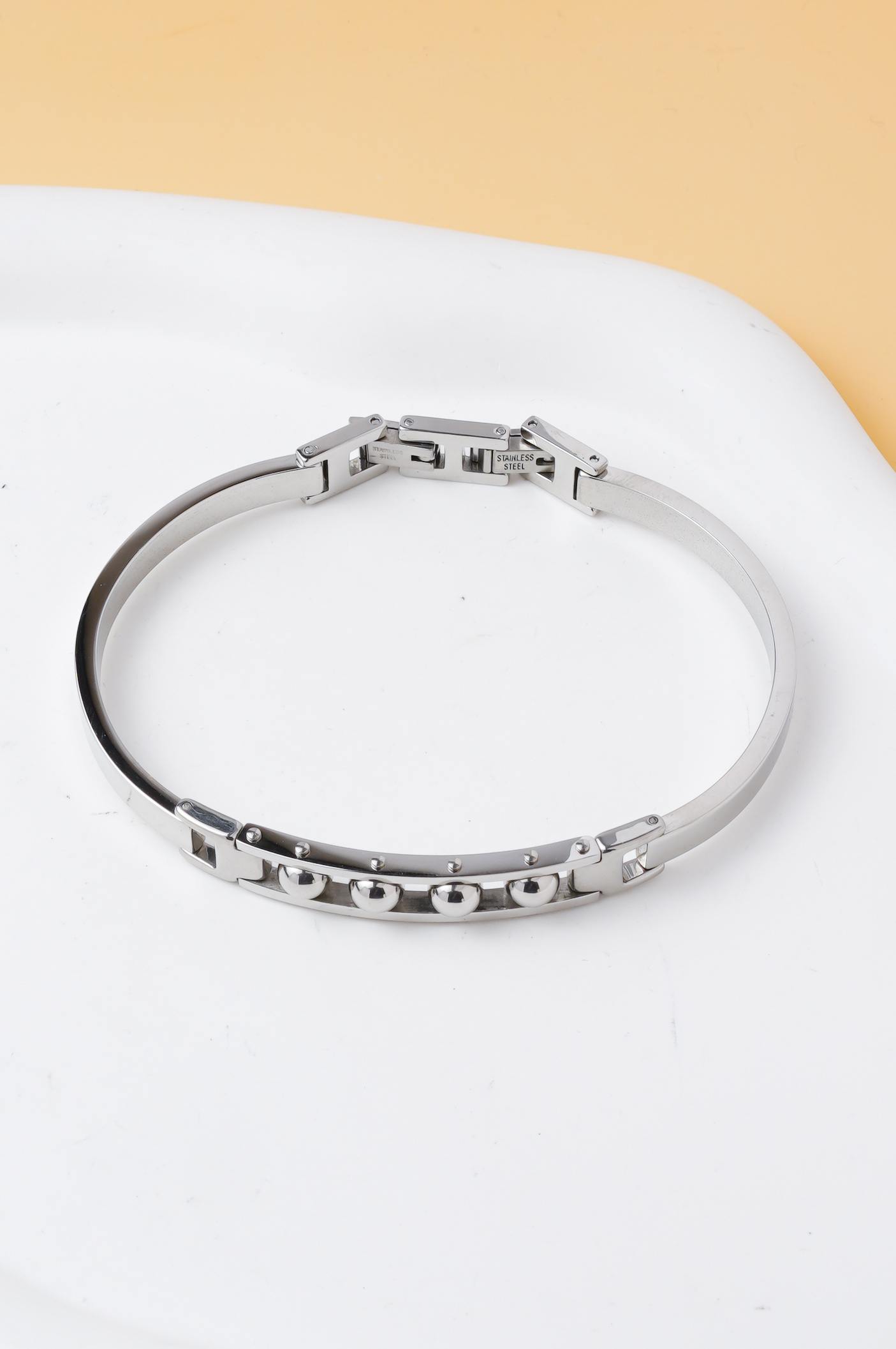 Großhändler Ceramik - Herrenarmband aus Edelstahl, aufklappbar – modernes Design