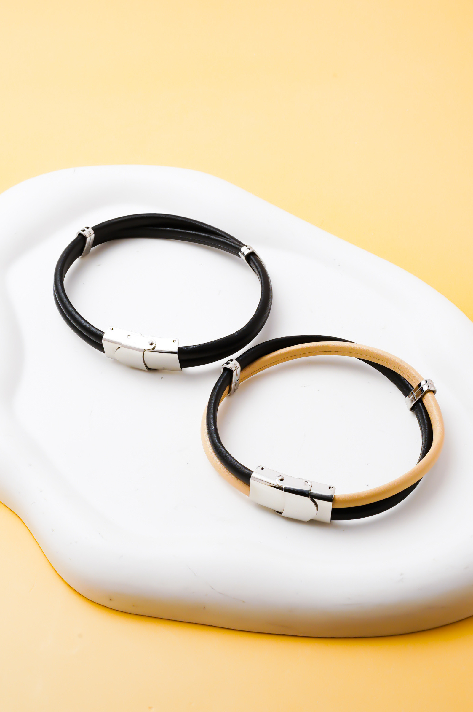 Grossista Ceramik - Bracciale Uomo Bicolore in PU, Chiusura Magnetica in Acciaio Inossidabile, 20 cm