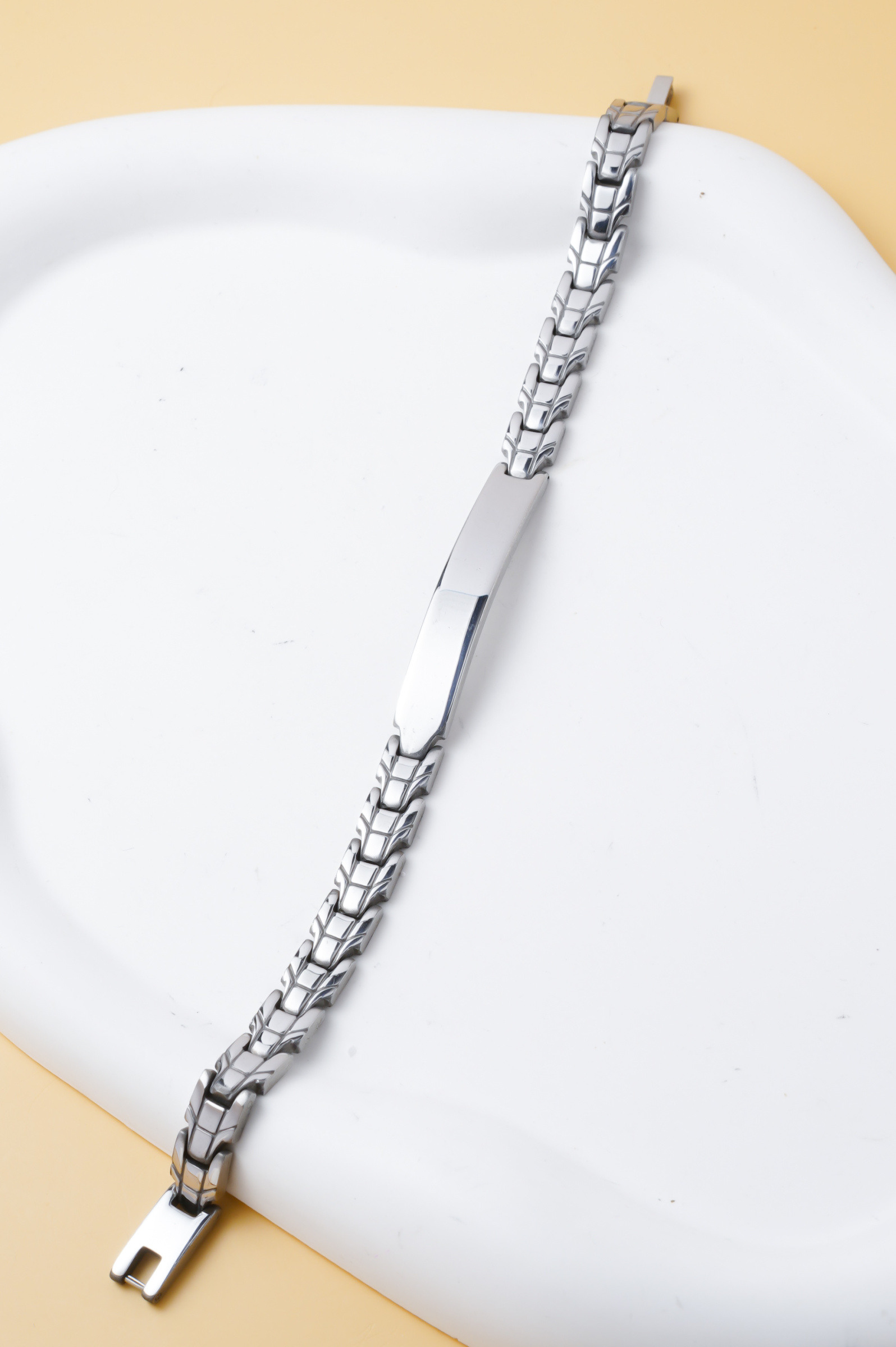 Mayorista Ceramik - Pulsera de hombre de acero inoxidable plateado – Eslabón ancho cepillado, diseño moderno y robusto