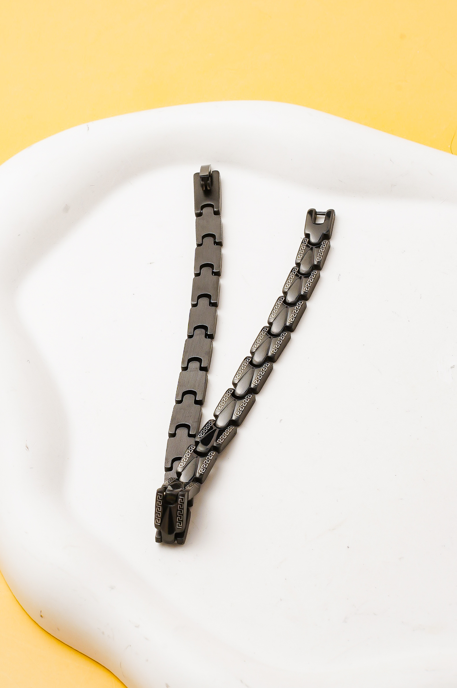 Grossista Ceramik - Bracciale Uomo in Acciaio Inossidabile Nero, Stile Bizantino, Lunghezza 20 cm