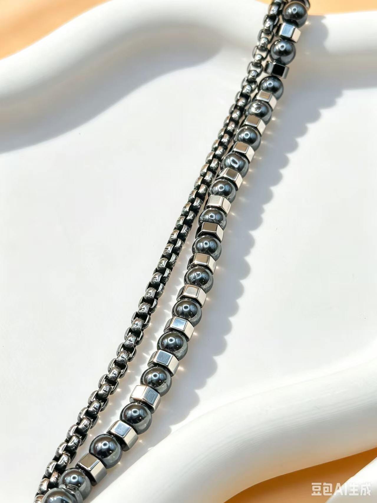 Grossiste Ceramik - Bracelet Femme Double Rang – Perles Hématite & Chaîne en Acier Inoxydable