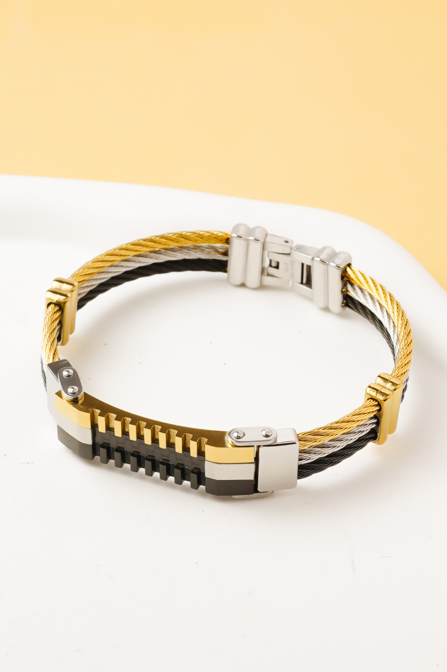 Mayorista Ceramik - Pulsera de hombre de acero inoxidable trenzado bicolor negro y dorado – Estilo moderno y masculino