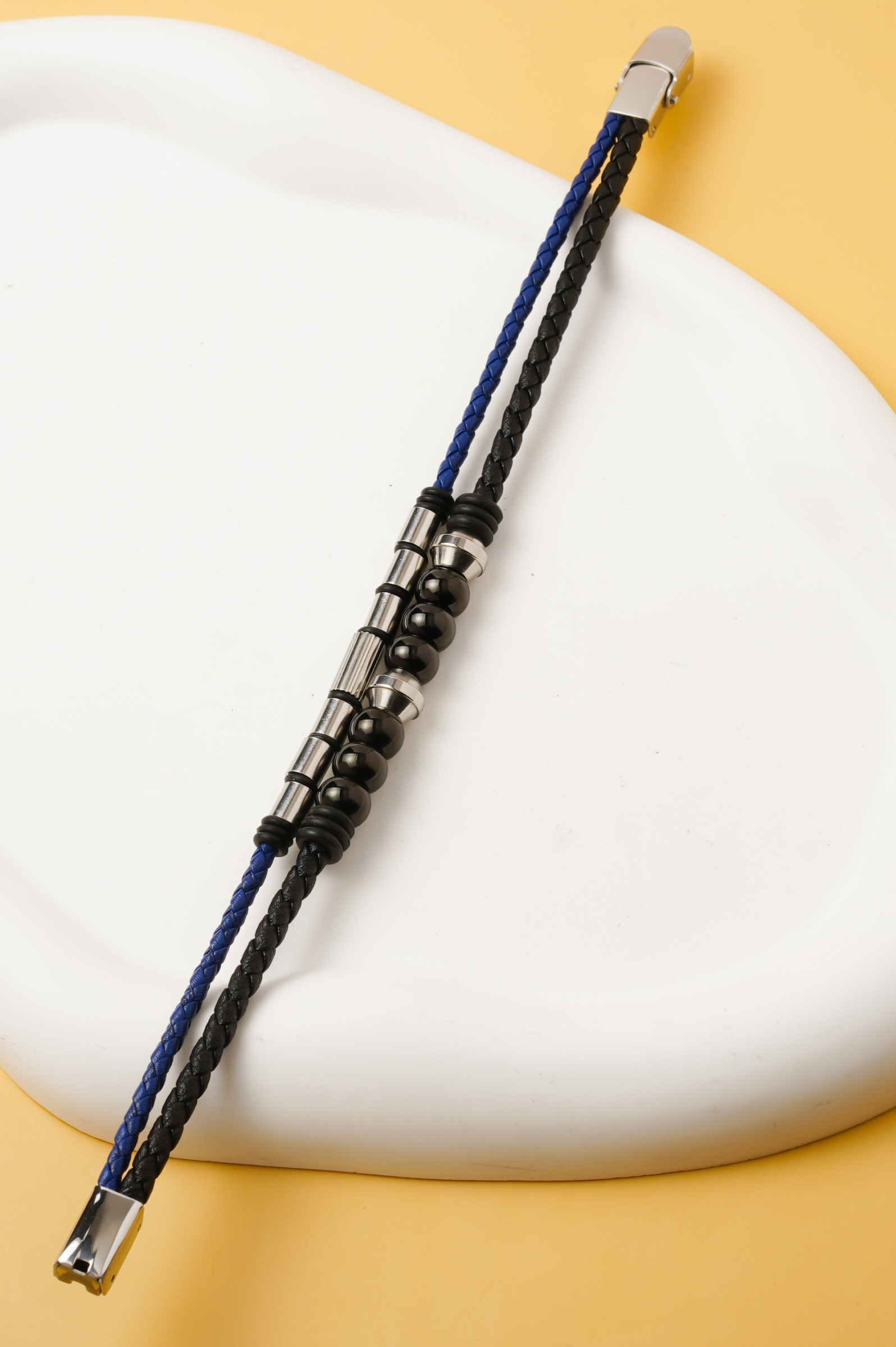 Großhändler Ceramik - Herrenarmband – Doppeltes Schwarz-Blaues PU mit Metallperlen (20 cm)