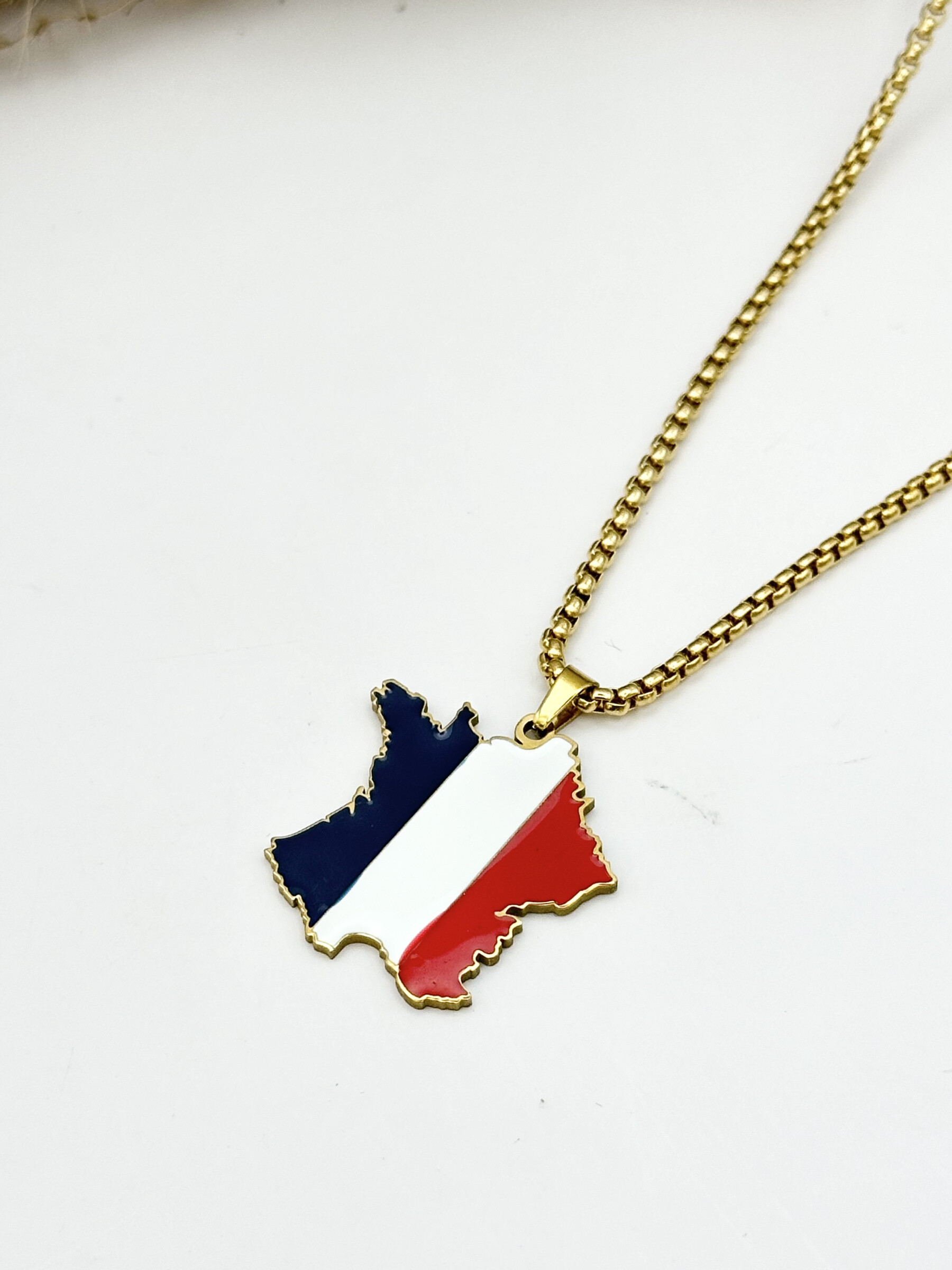 Wholesaler Ceramik - Stainless steel pendant necklace with Albania map