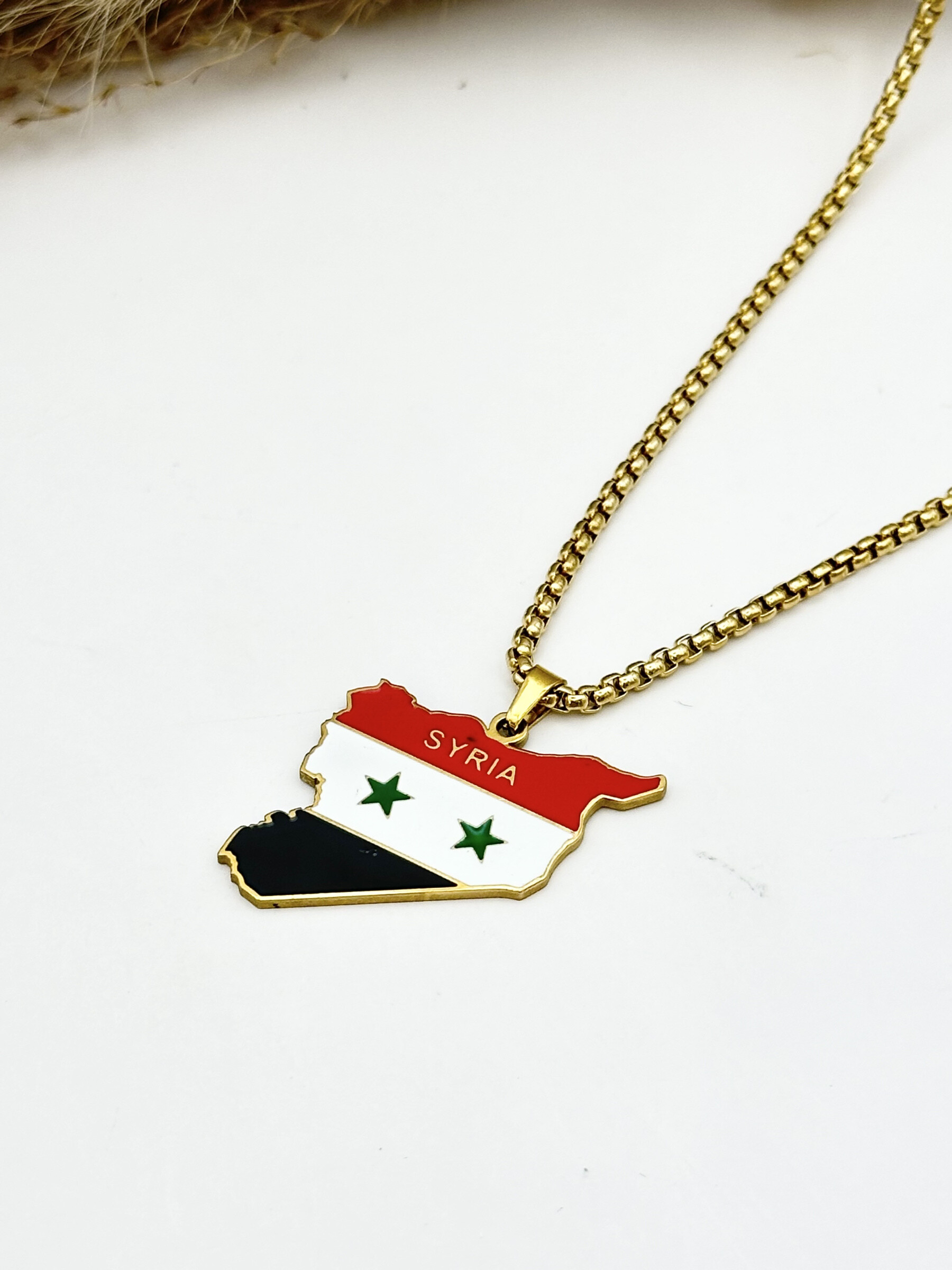 Wholesaler Ceramik - Stainless steel pendant necklace with Albania map