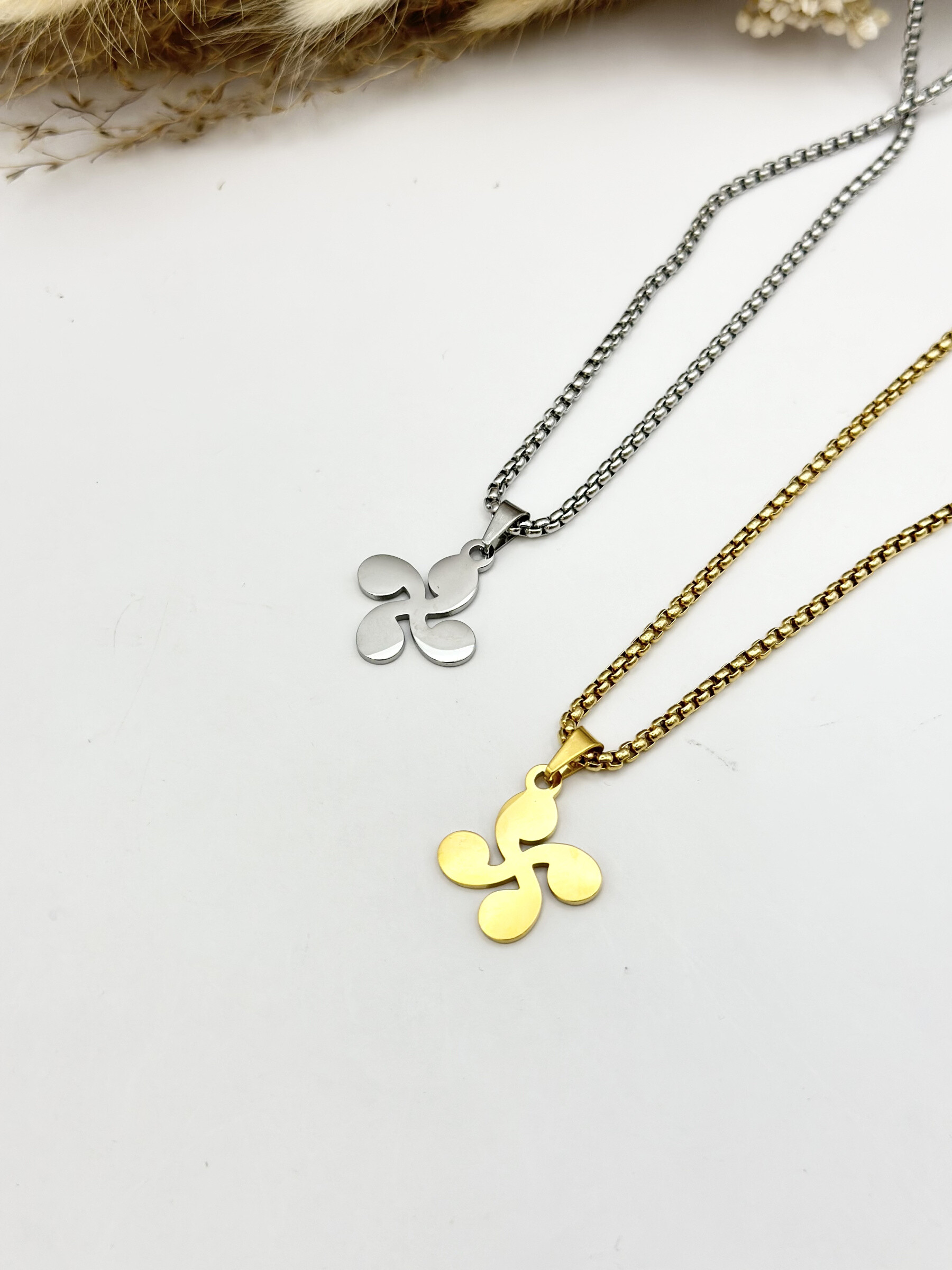 Wholesaler Ceramik - Stainless steel pendant necklace with Albania map