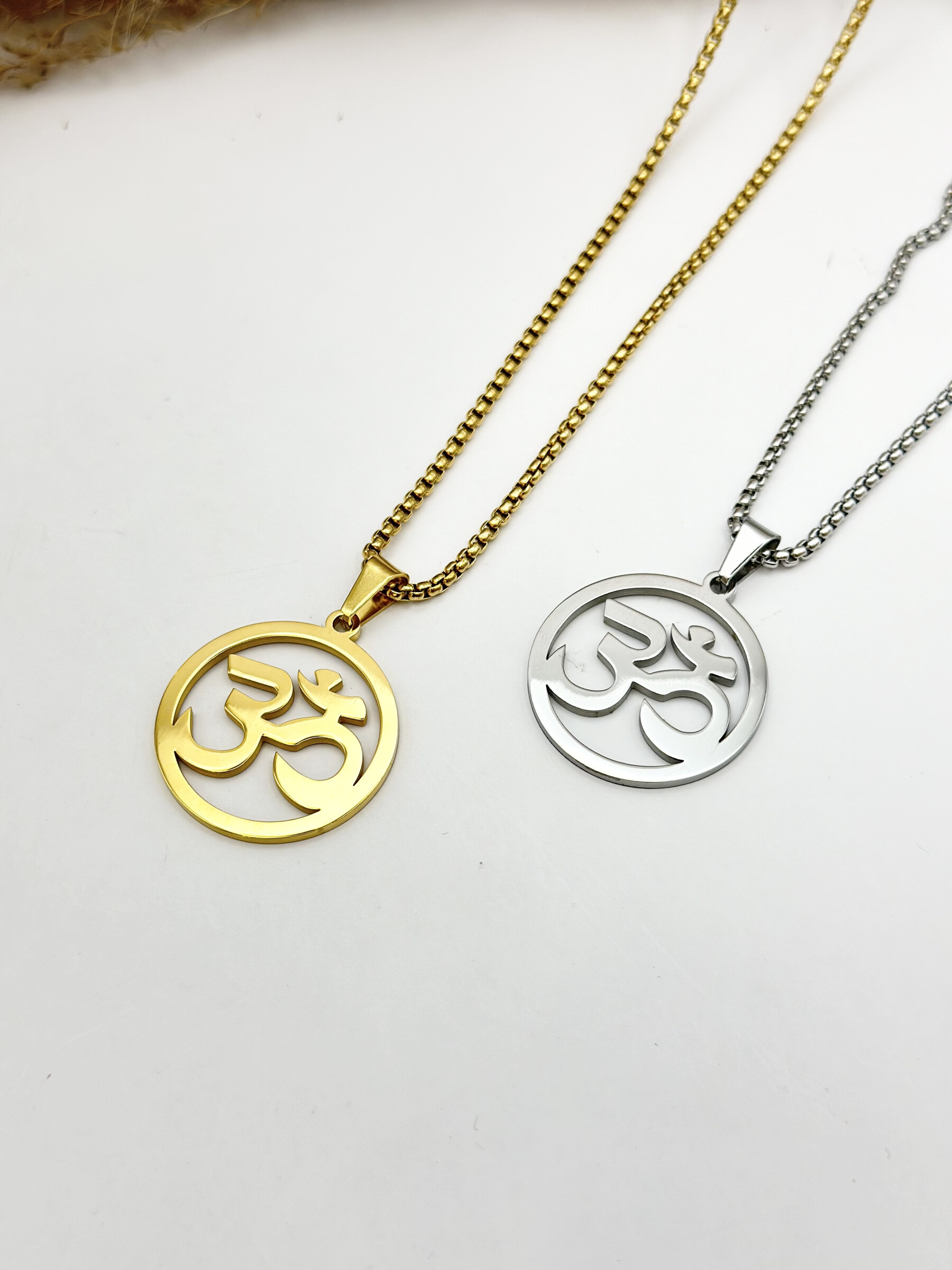Wholesaler Ceramik - Stainless steel pendant necklace with Albania map