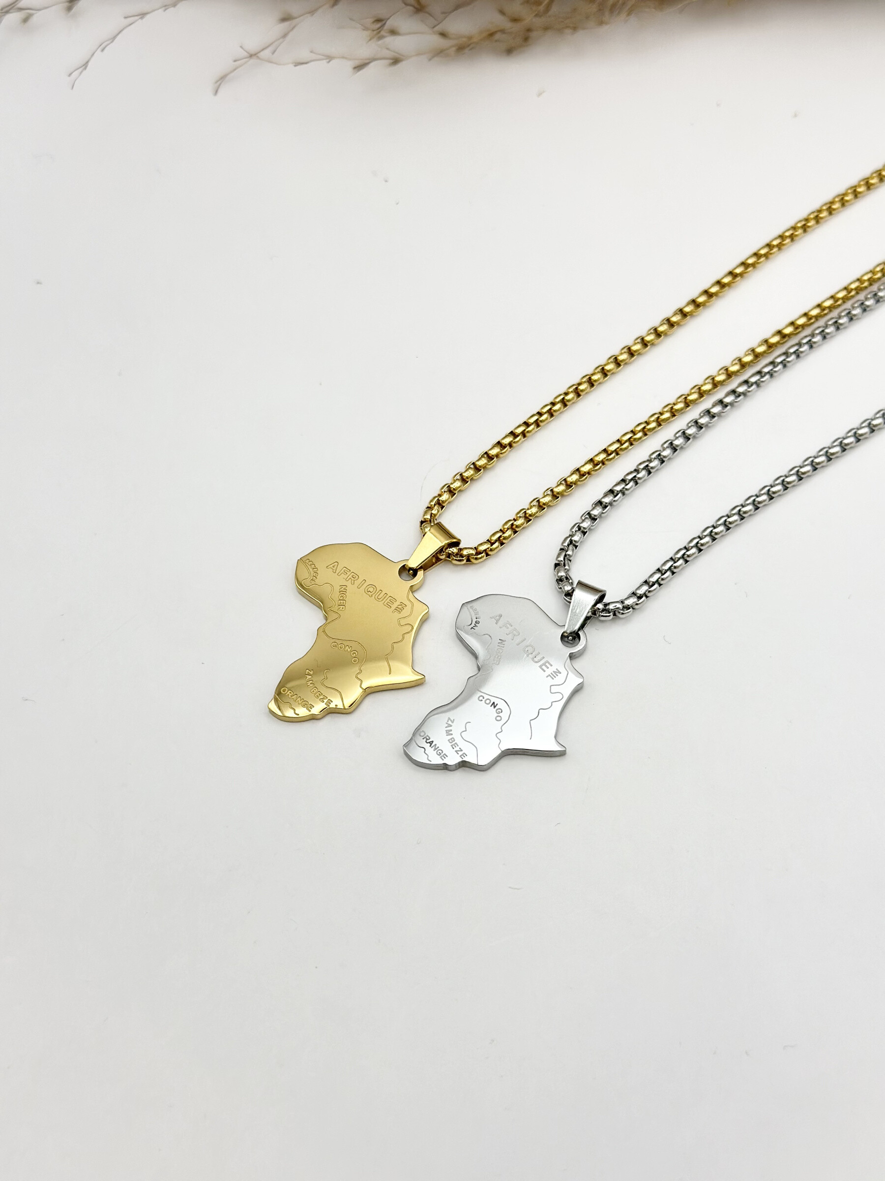 Wholesaler Ceramik - Stainless steel pendant necklace with Albania map
