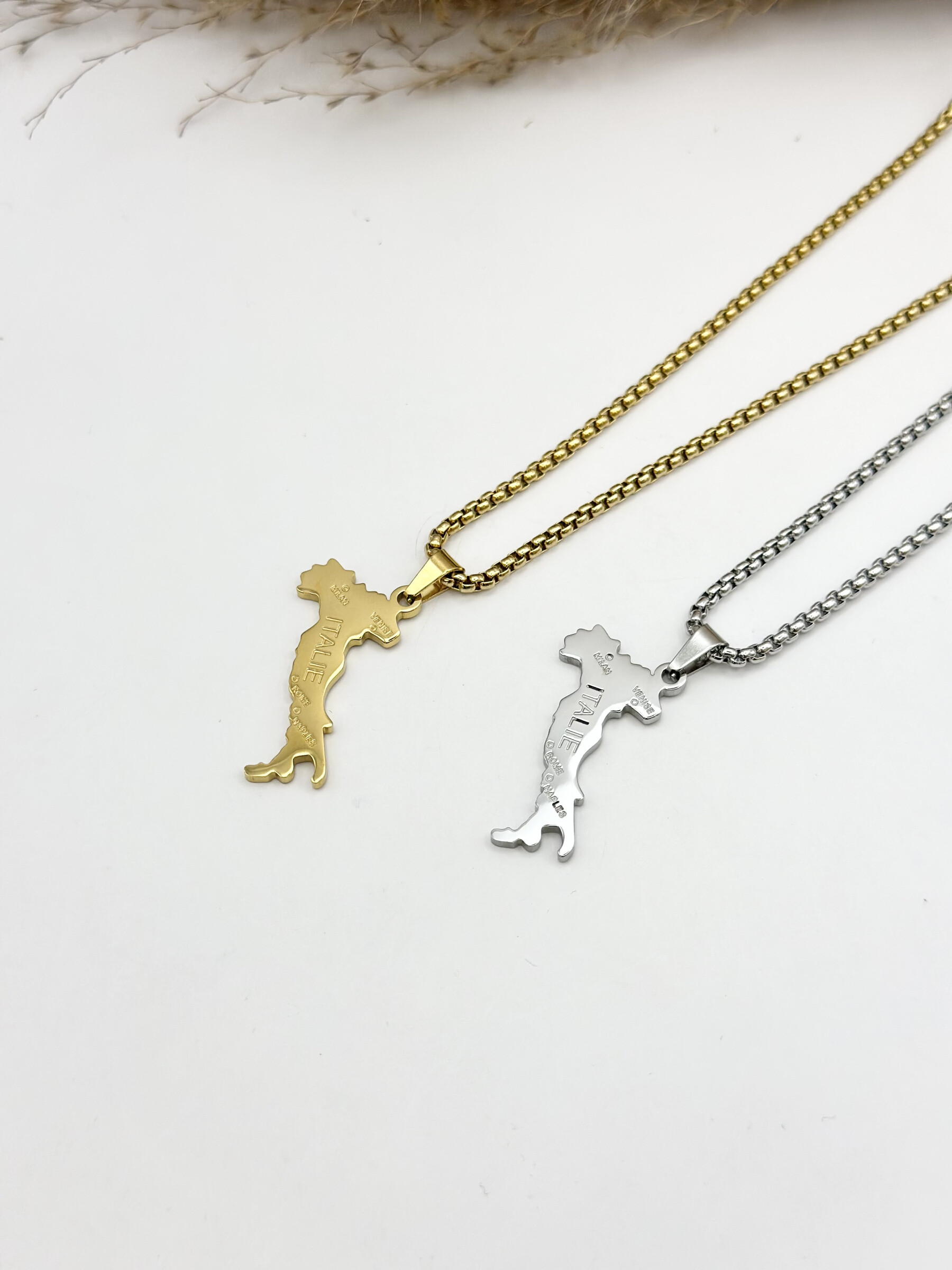 Grossiste Ceramik - Collier pendentif acier inoxydable carte Italie