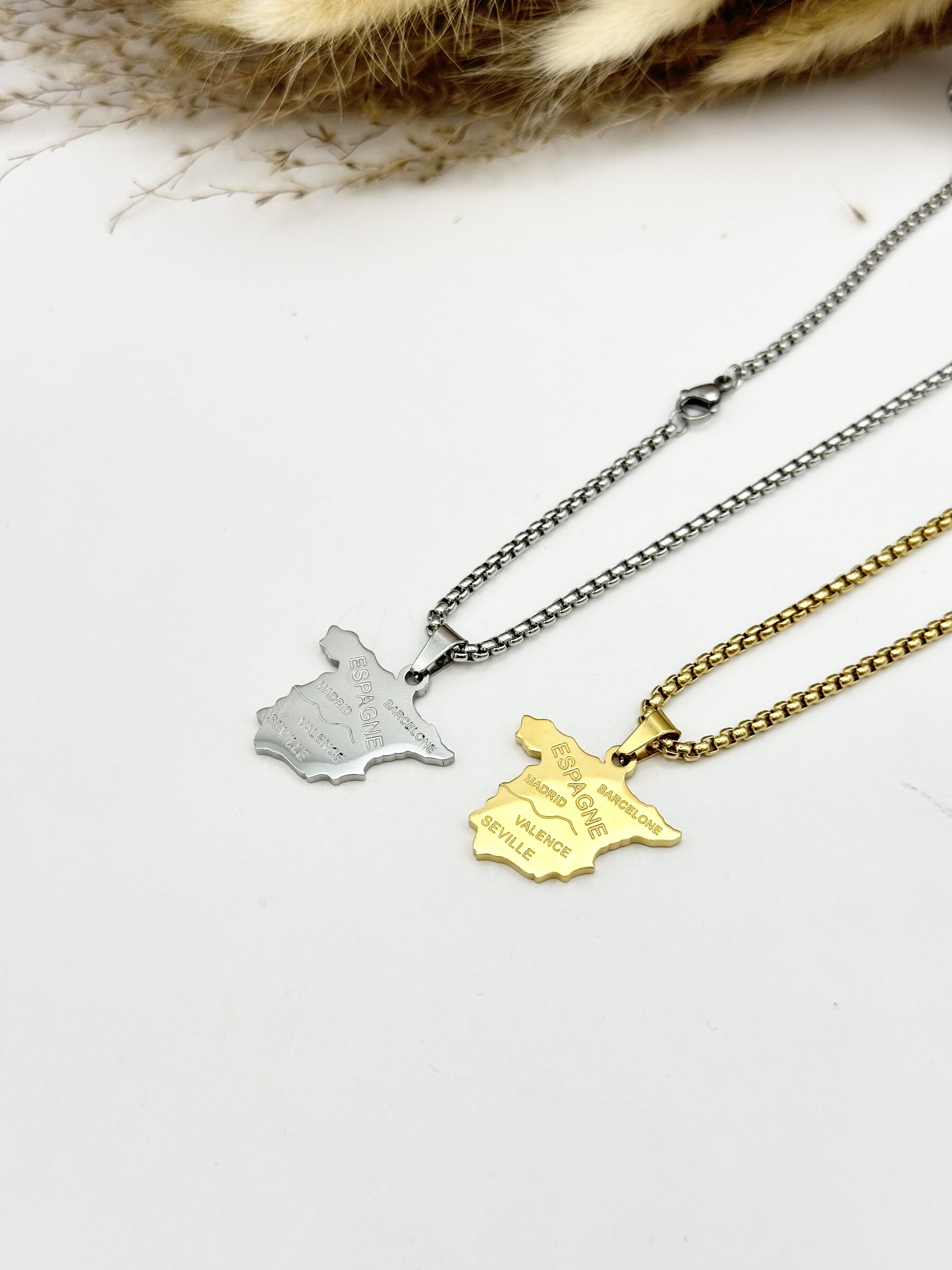 Wholesaler Ceramik - Stainless steel pendant necklace with Albania map