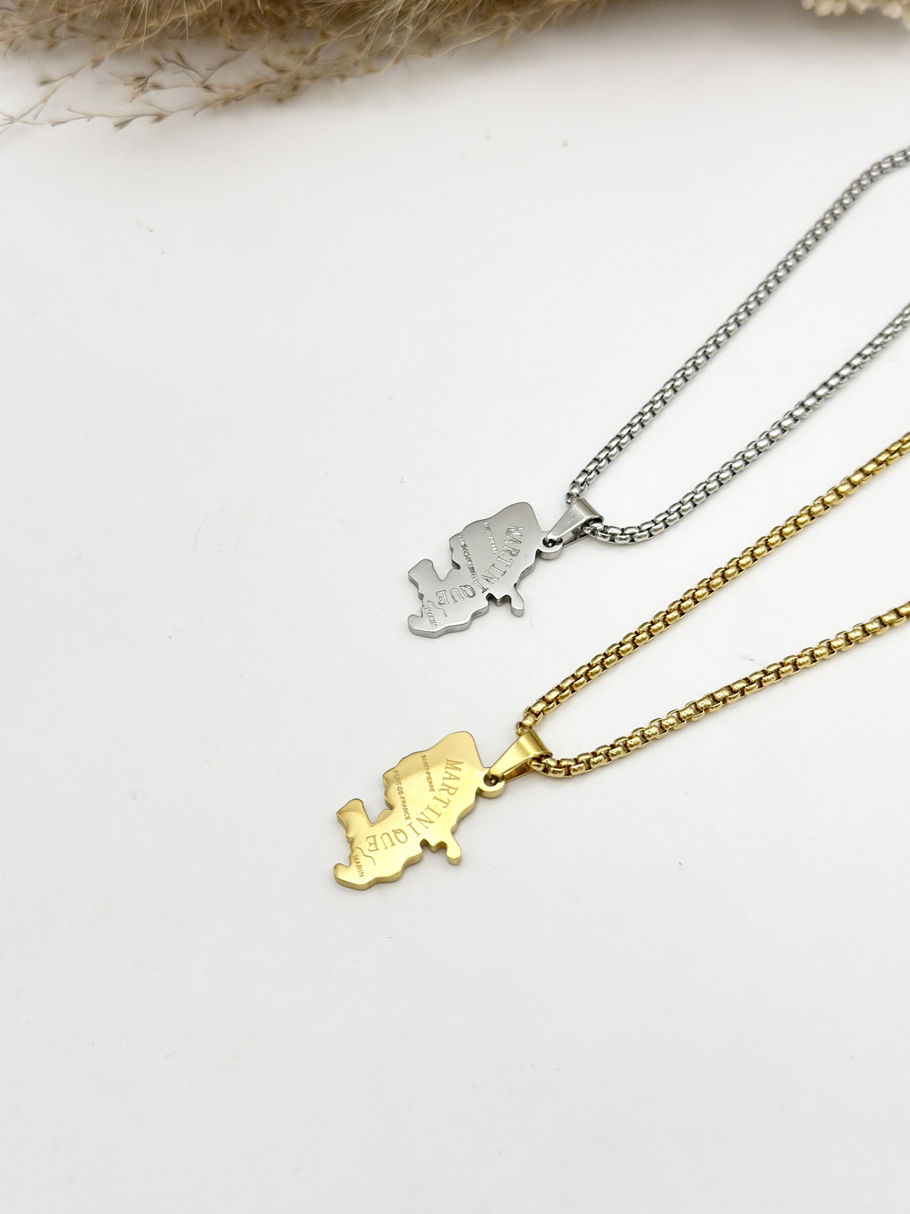 Wholesaler Ceramik - Stainless steel pendant necklace with Albania map