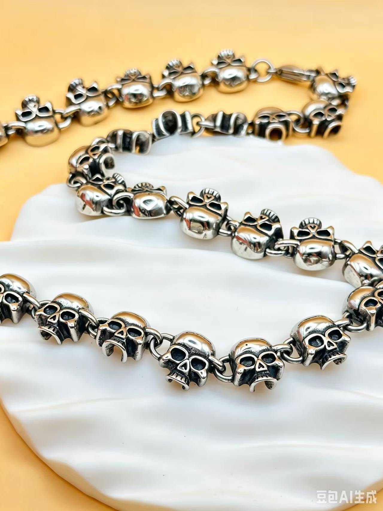 Grossiste Ceramik - Collier en acier inoxydable tête de mort – Style biker / rock / gothique