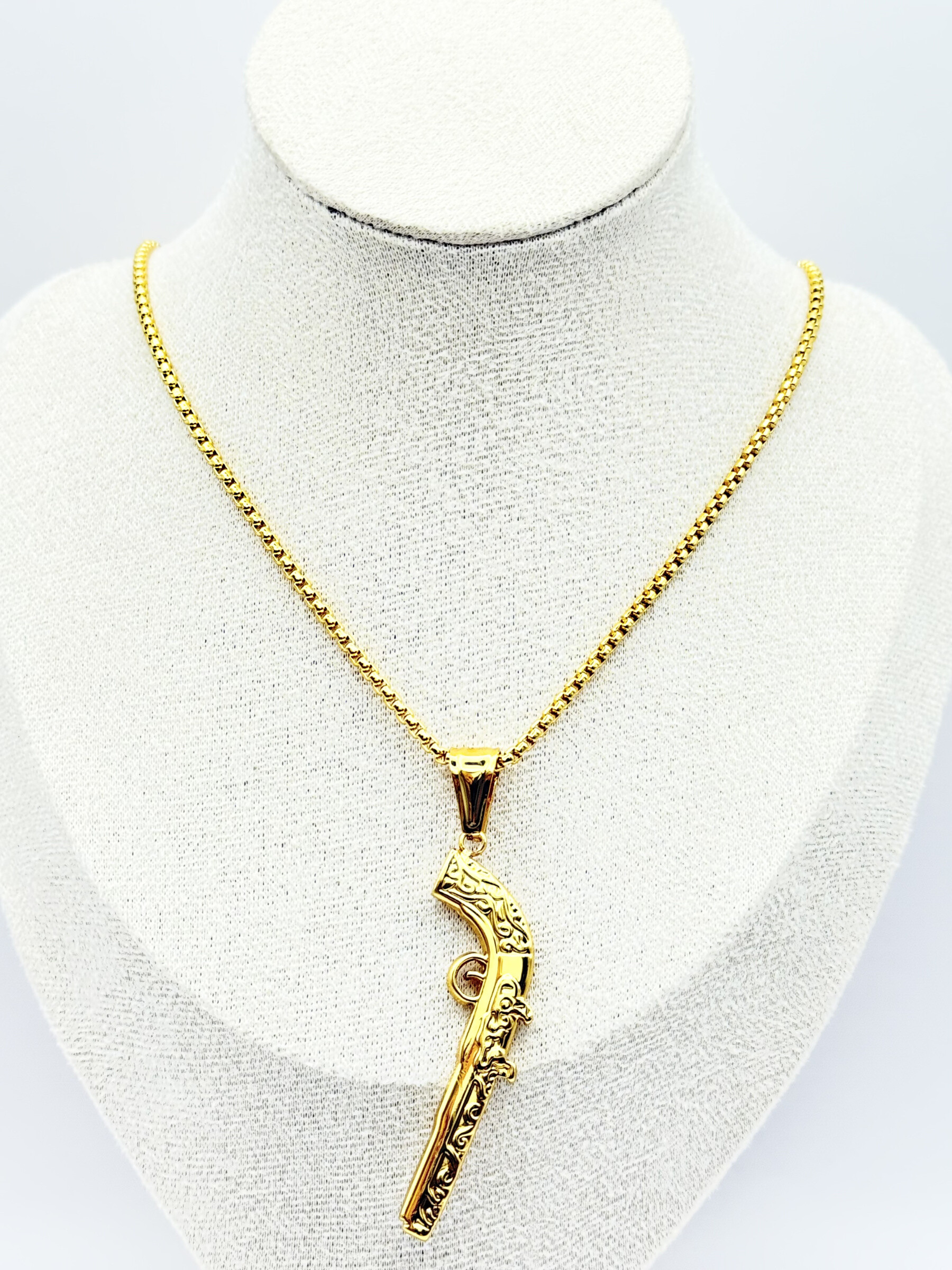 Wholesaler Ceramik - Necklace with antique gun pendant in gold-plated stainless steel – Length 55 cm