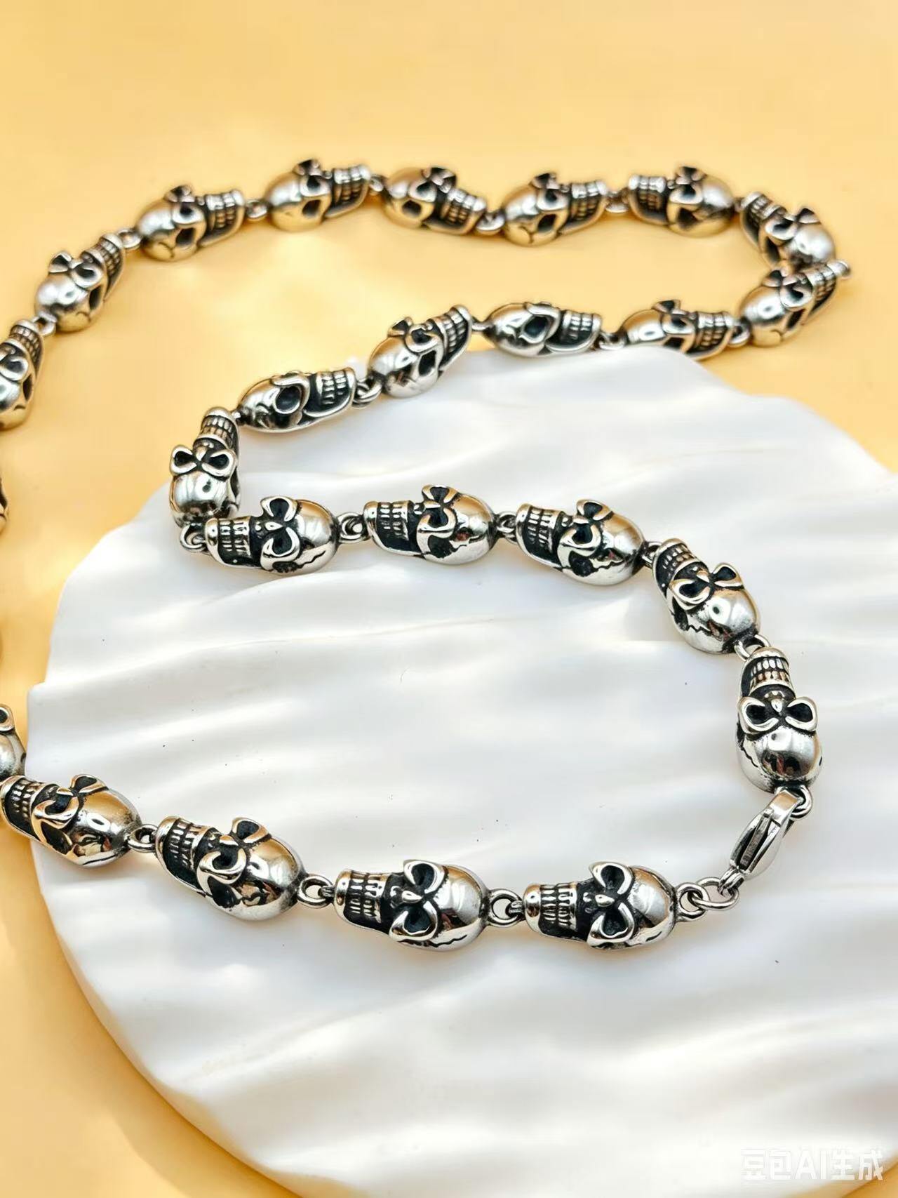 Grossiste Ceramik - Collier en acier inoxydable tête de mort – Style biker / rock / gothique