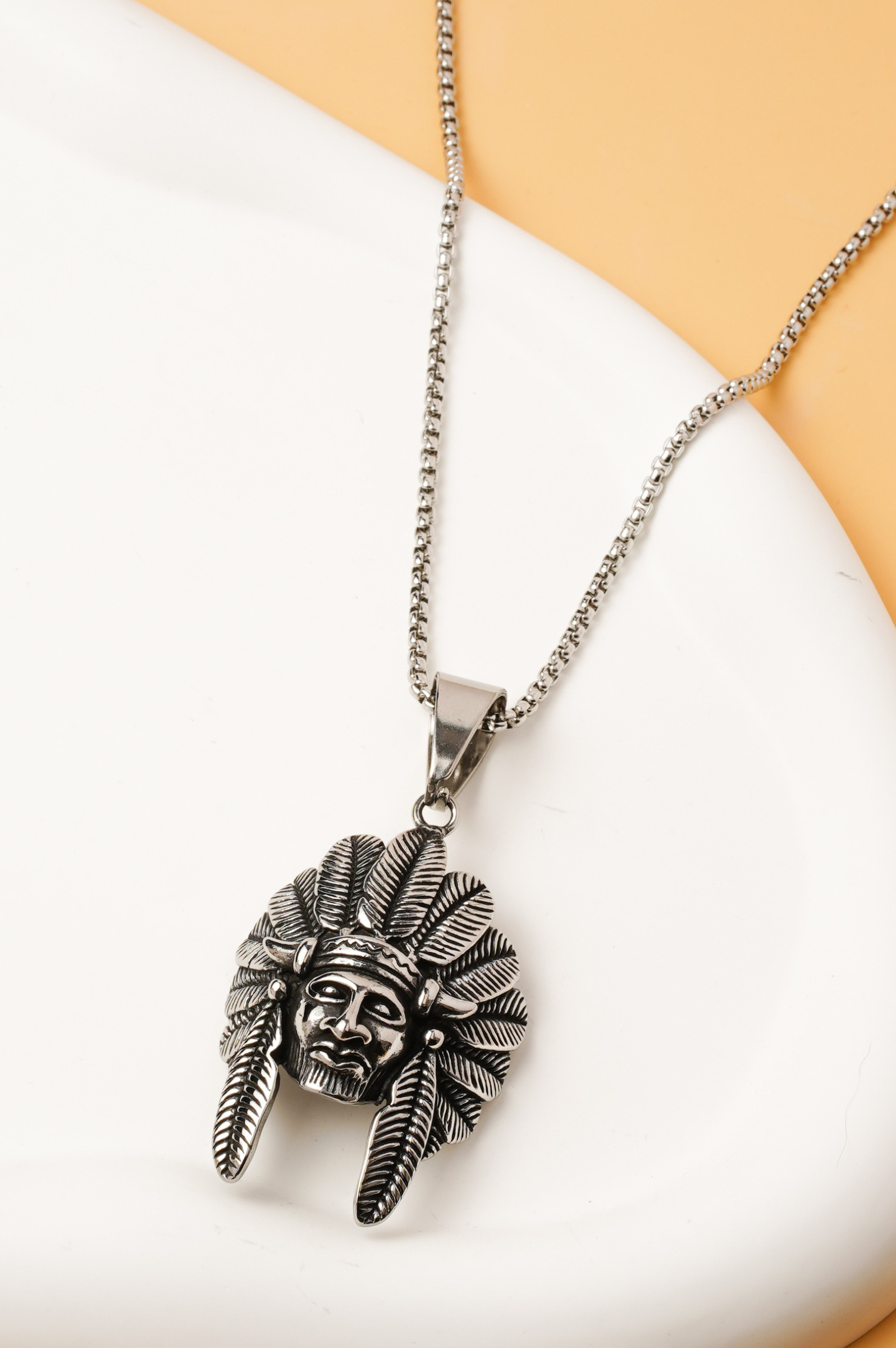 Großhändler Ceramik - Herren Halskette – Indianerhäuptling – 55 cm Kette & 5 cm Anhänger