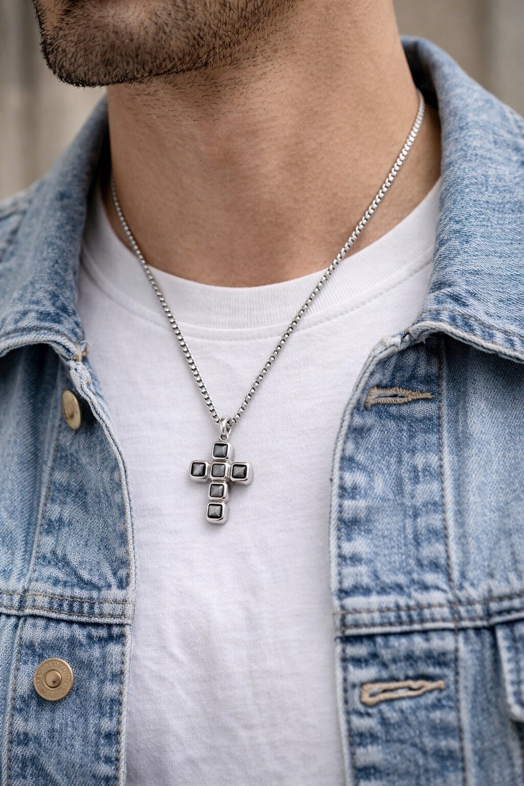 Großhändler Ceramik - Titel: Herren Halskette mit Kreuz aus Edelstahl – 55 cm Kette – Modernes Design