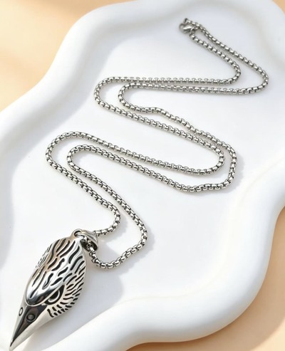 Grossiste Ceramik - Collier pendentif tête d’aigle - chaîne de 60cm Grossiste Ceramik - Collier pendentif tête d’aigle - chaîne de 60cm