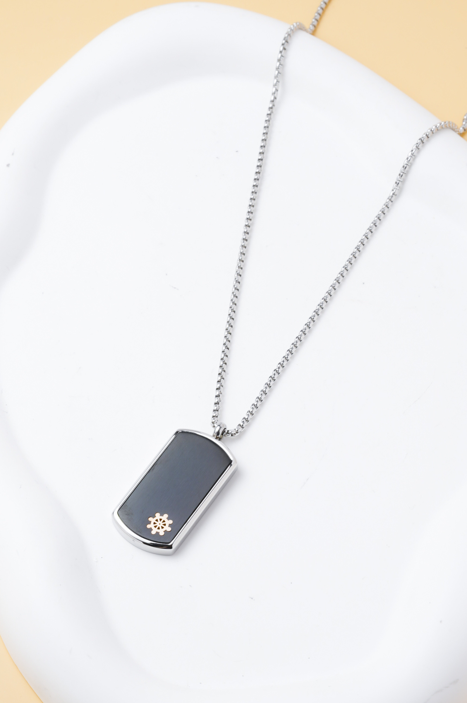 Großhändler Ceramik - Herren-Halskette aus Edelstahl – 55 cm Kette – moderner Stil