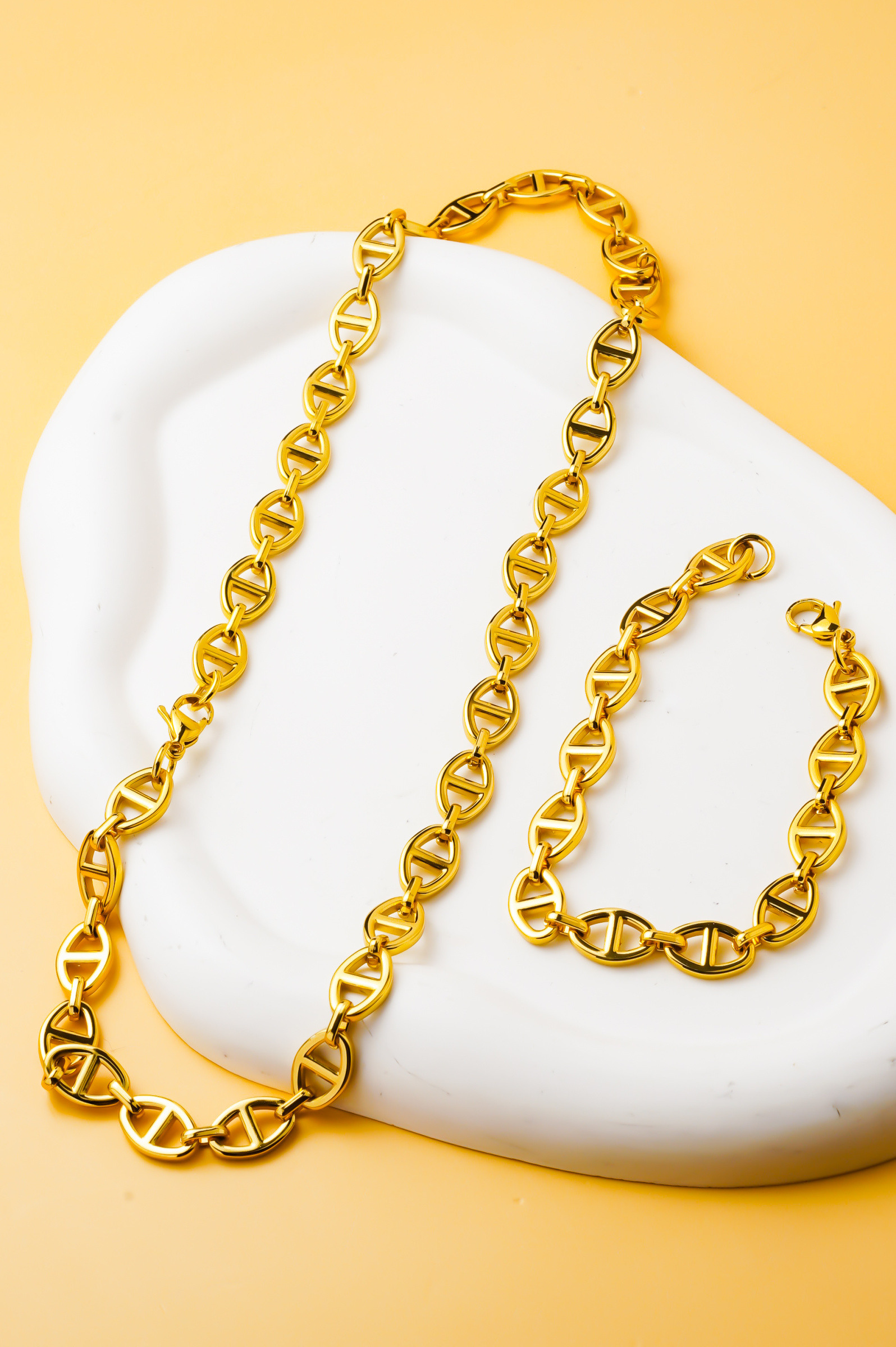 Grossista Ceramik - Set Collana e Bracciale Uomo con Maglie Rettangolari in Acciaio Inox Dorato, Collana 50 cm, Bracciale 20 cm