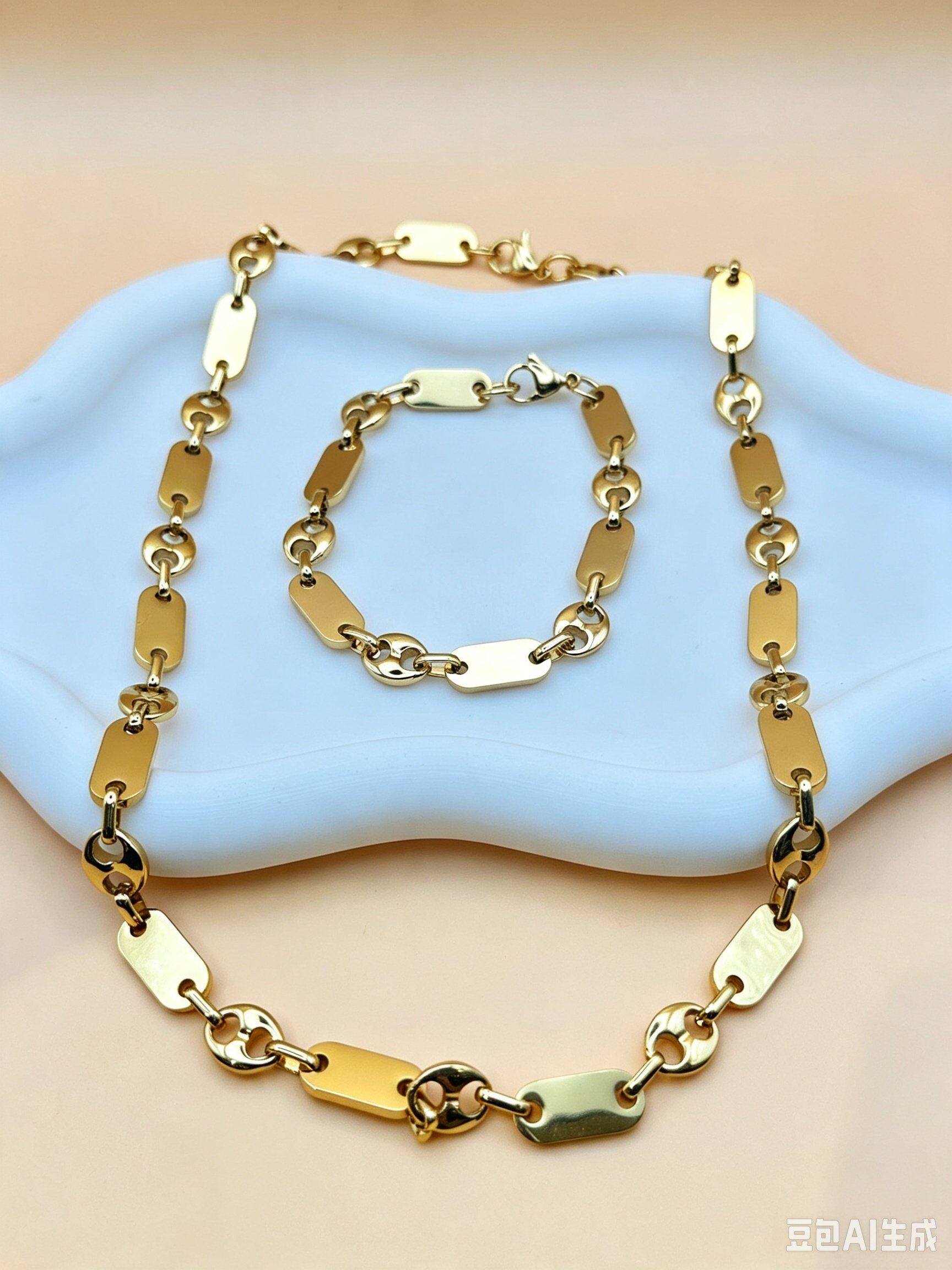 Grossista Ceramik - Set collana + bracciale con maglie rettangolari lisce in acciaio inox dorato + perline a forma di chicco di caffè da 9mm