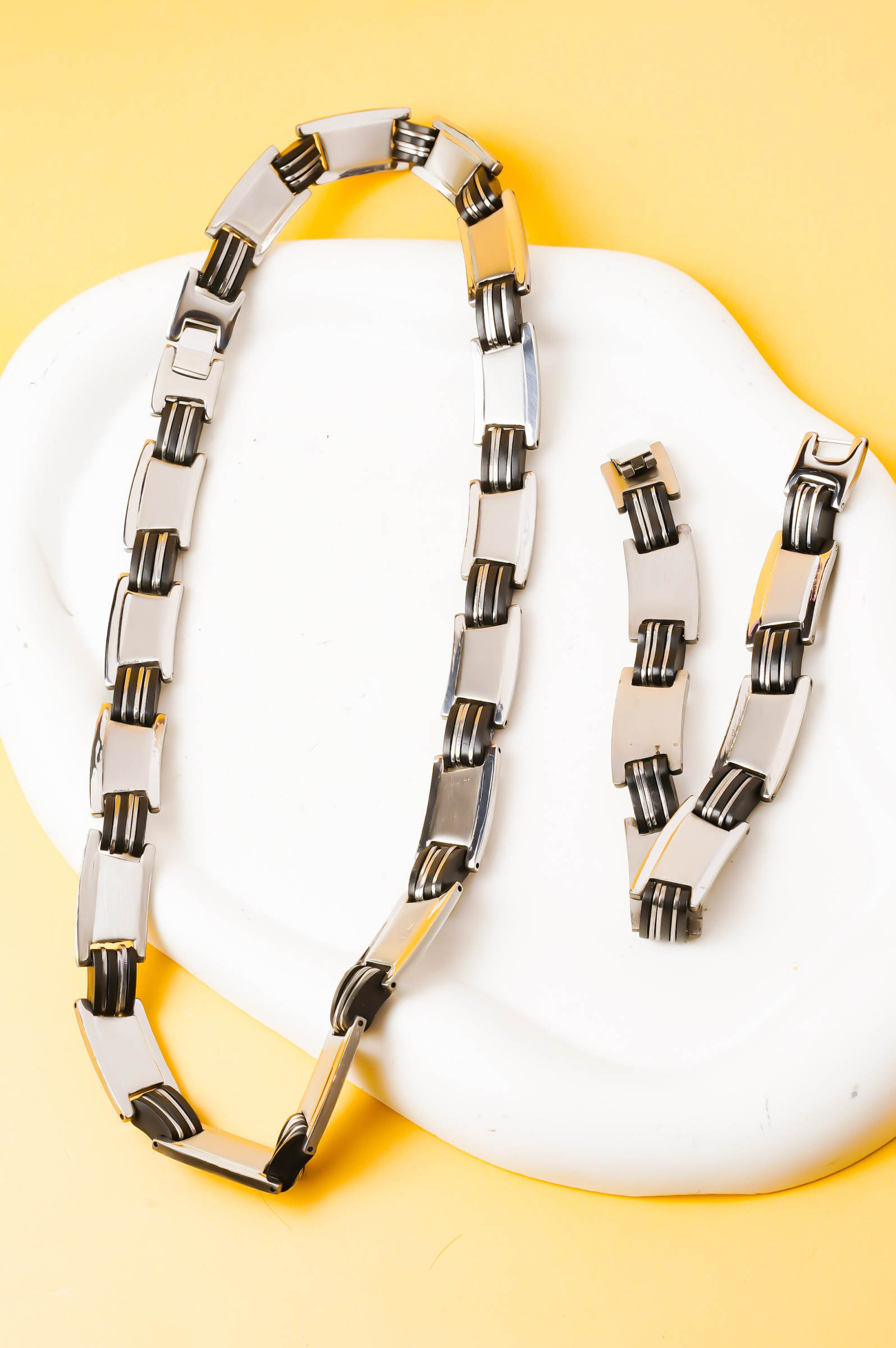 Wholesaler Ceramik - Men's Set - 50 cm Necklace + 20 cm Bracelet - Silver and Black Stainless Steel Chain - Modern Style - approximately 12mm thick