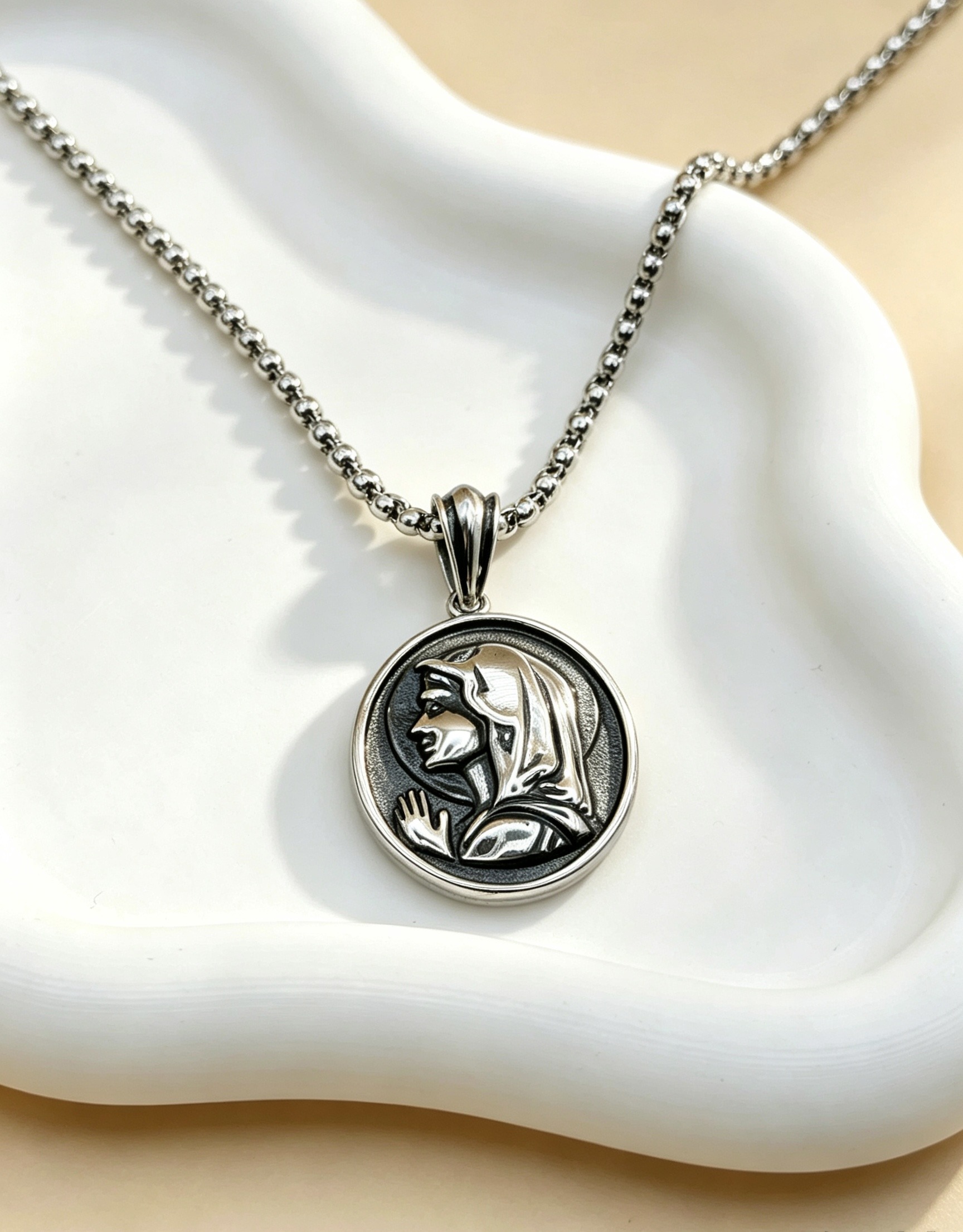 Grossiste Ceramik - Pendentif Acier Inoxydable Médaillon Vierge Marie (Taille Unique) – Argenté Vieilli