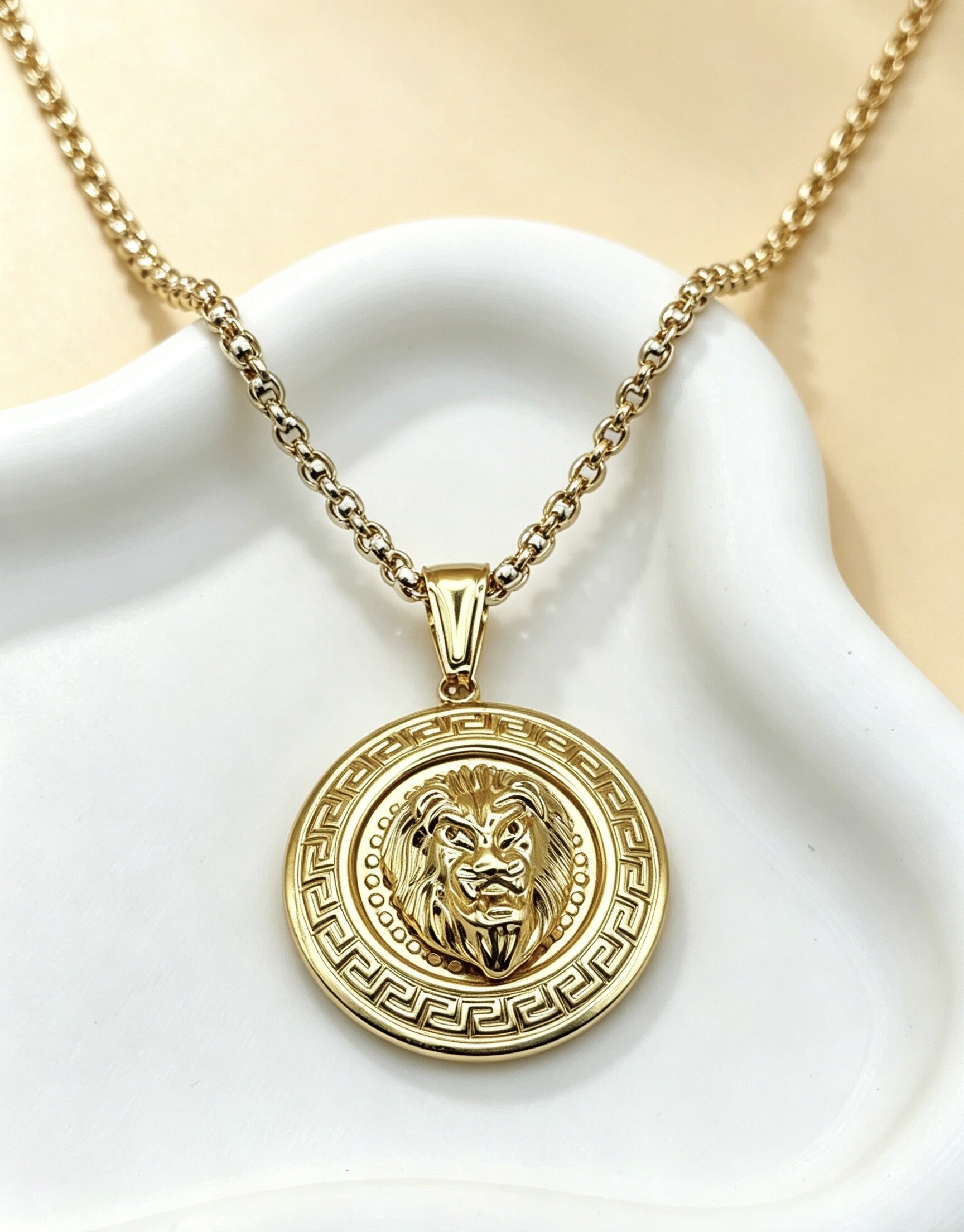 Grossiste Ceramik - Pendentif Homme Acier Inoxydable Médaillon Lion Style Grec (Taille Unique) – Doré