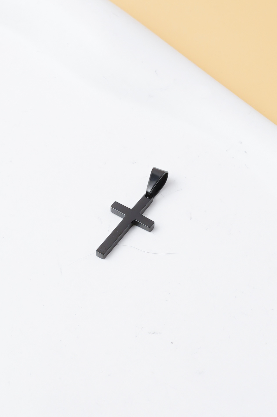 Großhändler Ceramik - Herren-Kreuzanhänger aus schwarzem/goldenem/silbernem Edelstahl – ohne Kette – 11x21 mm – minimalistischer Herrenschmuck