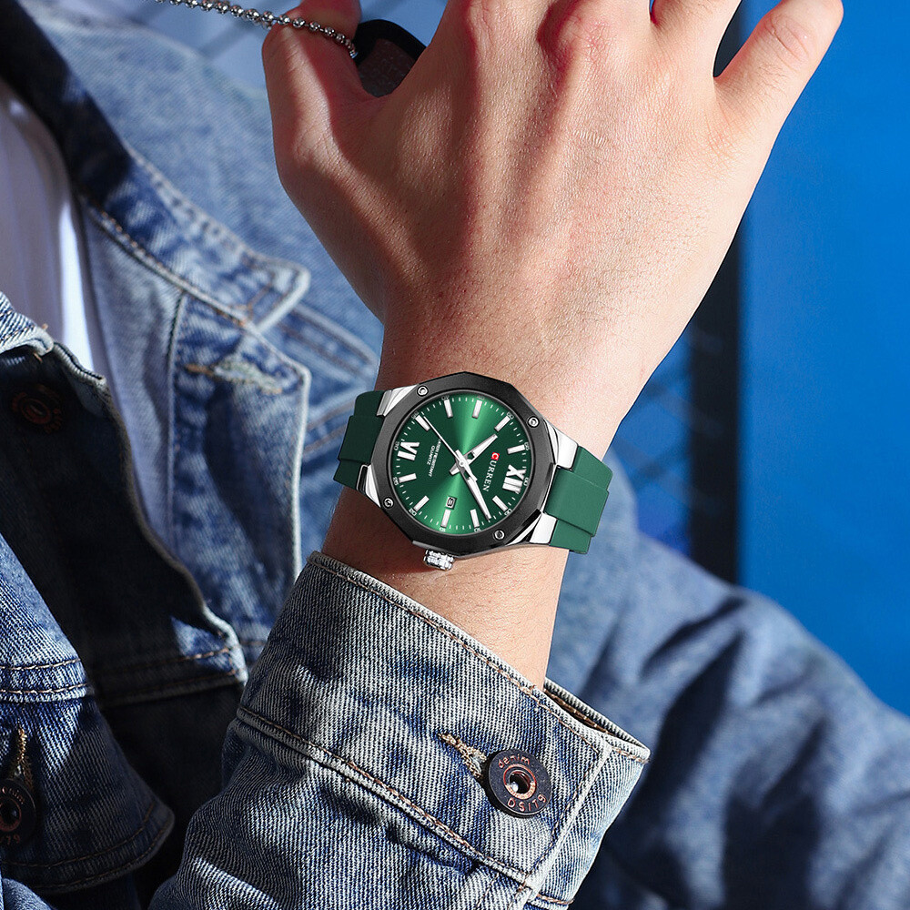 Wholesaler CURREN - Trendy man curreno with steel bracelet water resistant
