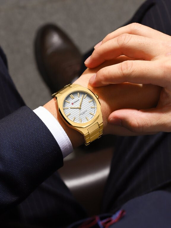 Grossiste CURREN - montre tendance homme Curren avec bracelet en acier water resistant