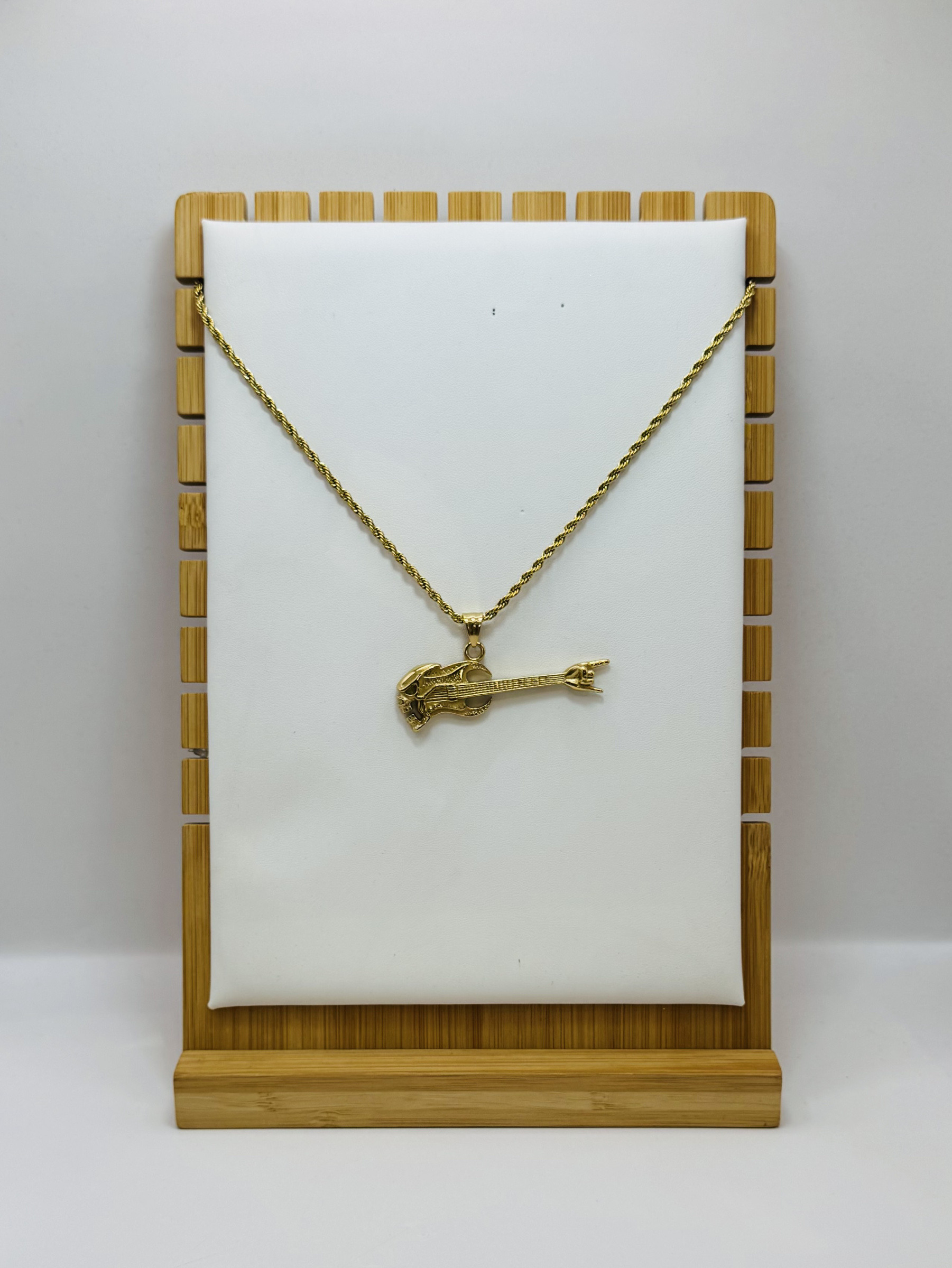 Mayorista Diamond - Collar de acero para hombre con colgante de guitarra eléctrica