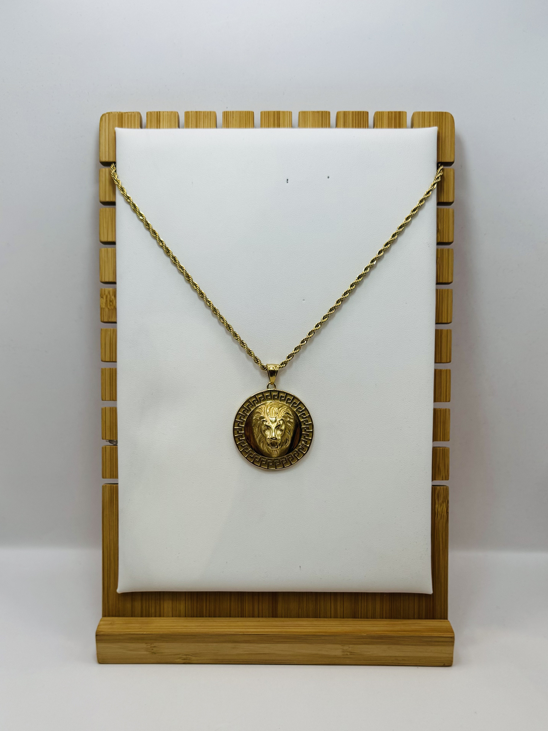 Großhändler Diamond - Runder Löwenstahl-Halskette