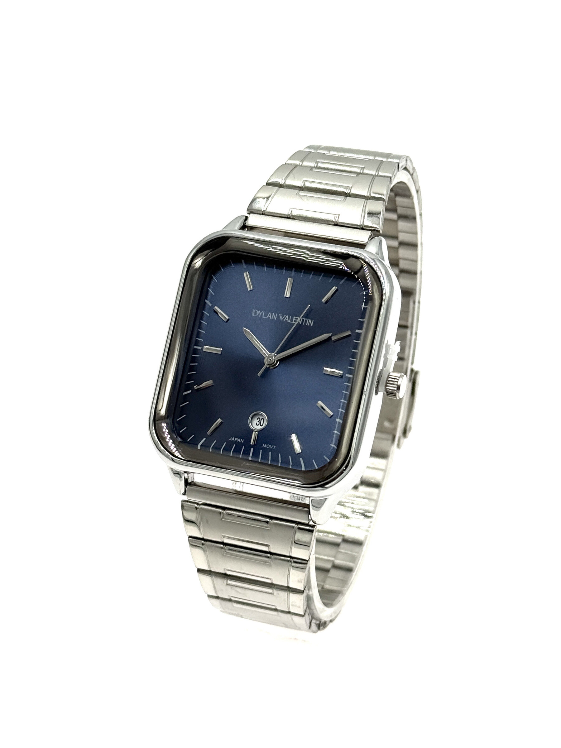 Wholesaler DYLAN VALENTIN - Trendy man with his steel bracelet
