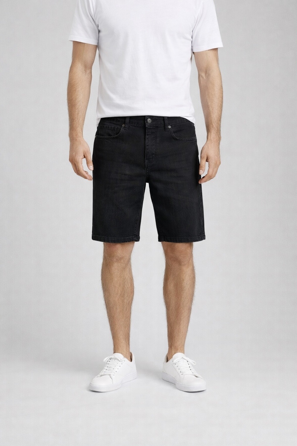Großhändler FIVE EVER - Schwarze verwaschene Slim Fit Shorts