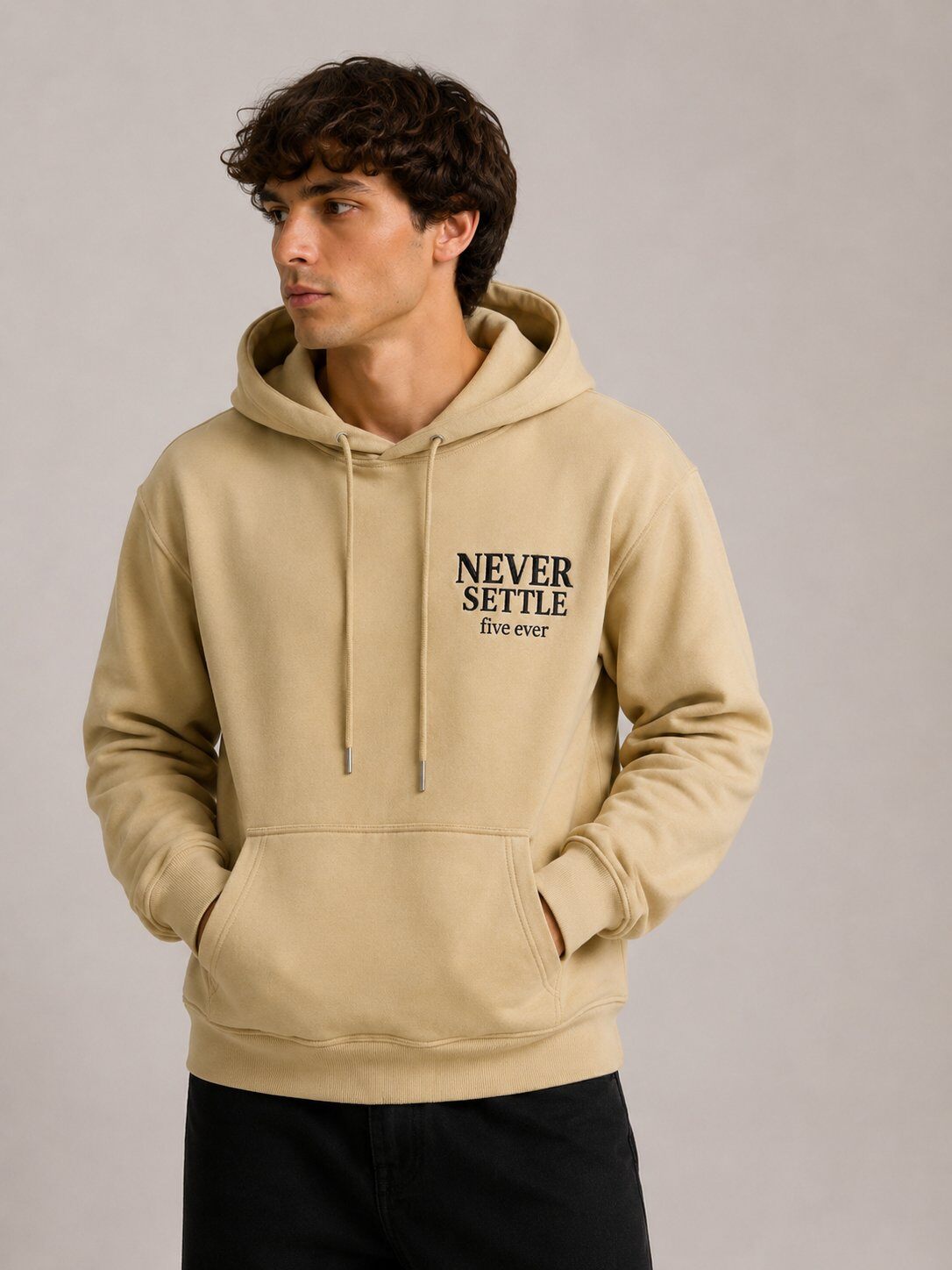 Großhändler FIVE EVER - Premium Kapuzenpullover aus 100% Baumwolle